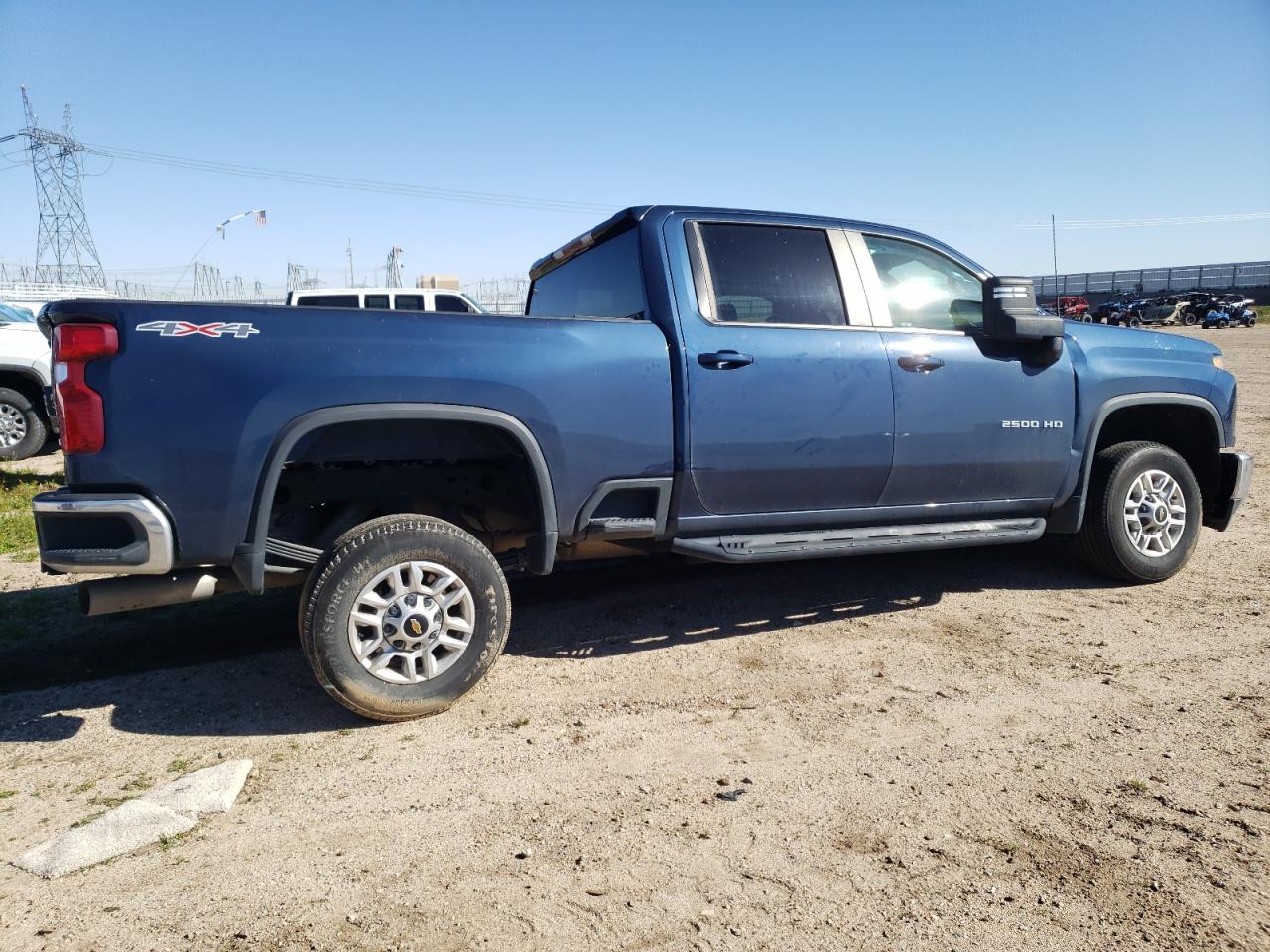 Photo 2 VIN: 1GC4YNEY8PF106970 - CHEVROLET SILVERADO 