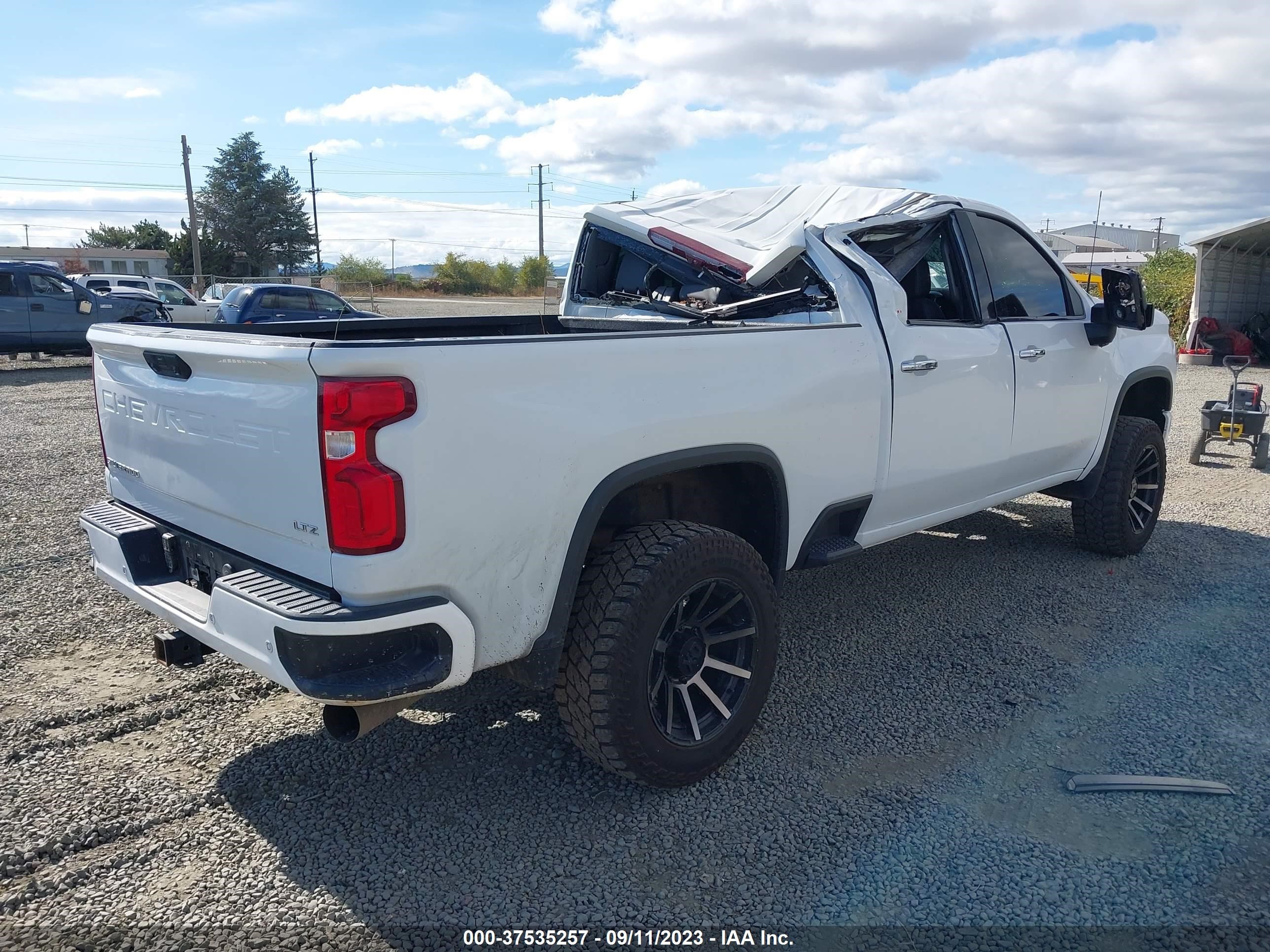 Photo 3 VIN: 1GC4YPEY6LF310611 - CHEVROLET SILVERADO 