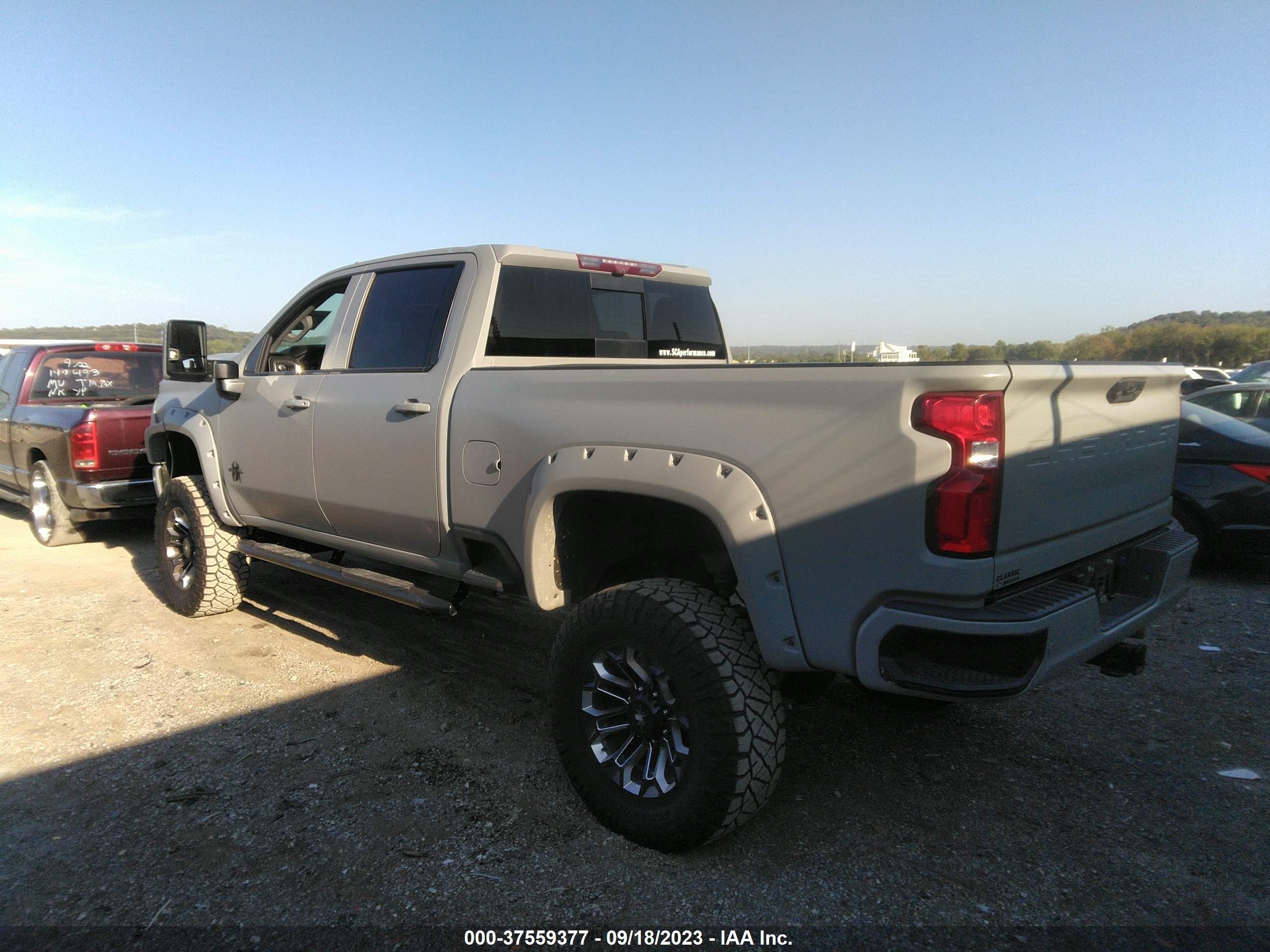 Photo 2 VIN: 1GC4YPEYXLF238585 - CHEVROLET SILVERADO 