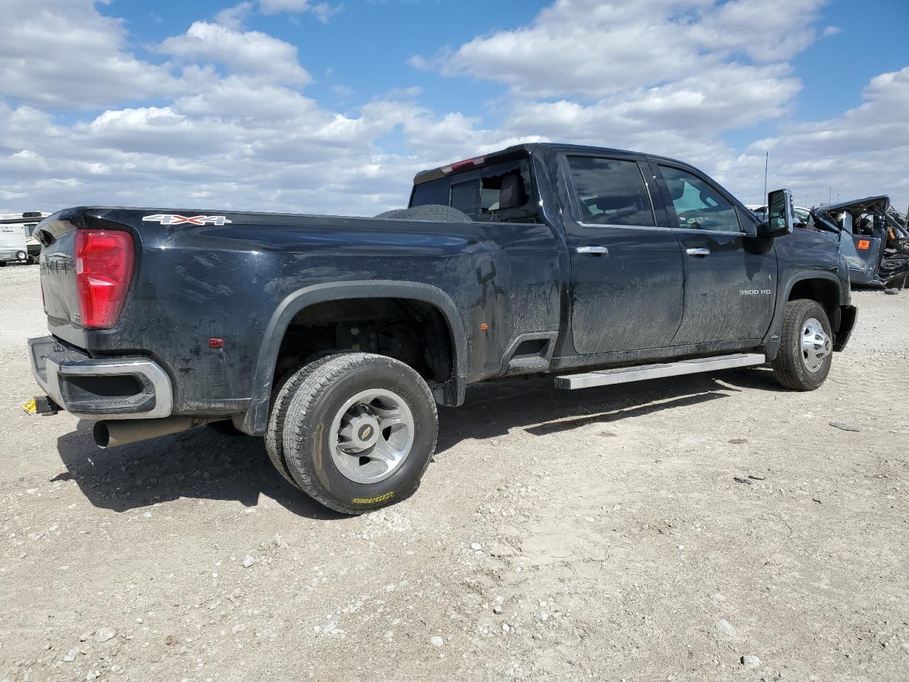 Photo 2 VIN: 1GC4YUEY0NF249936 - CHEVROLET SILVERADO 