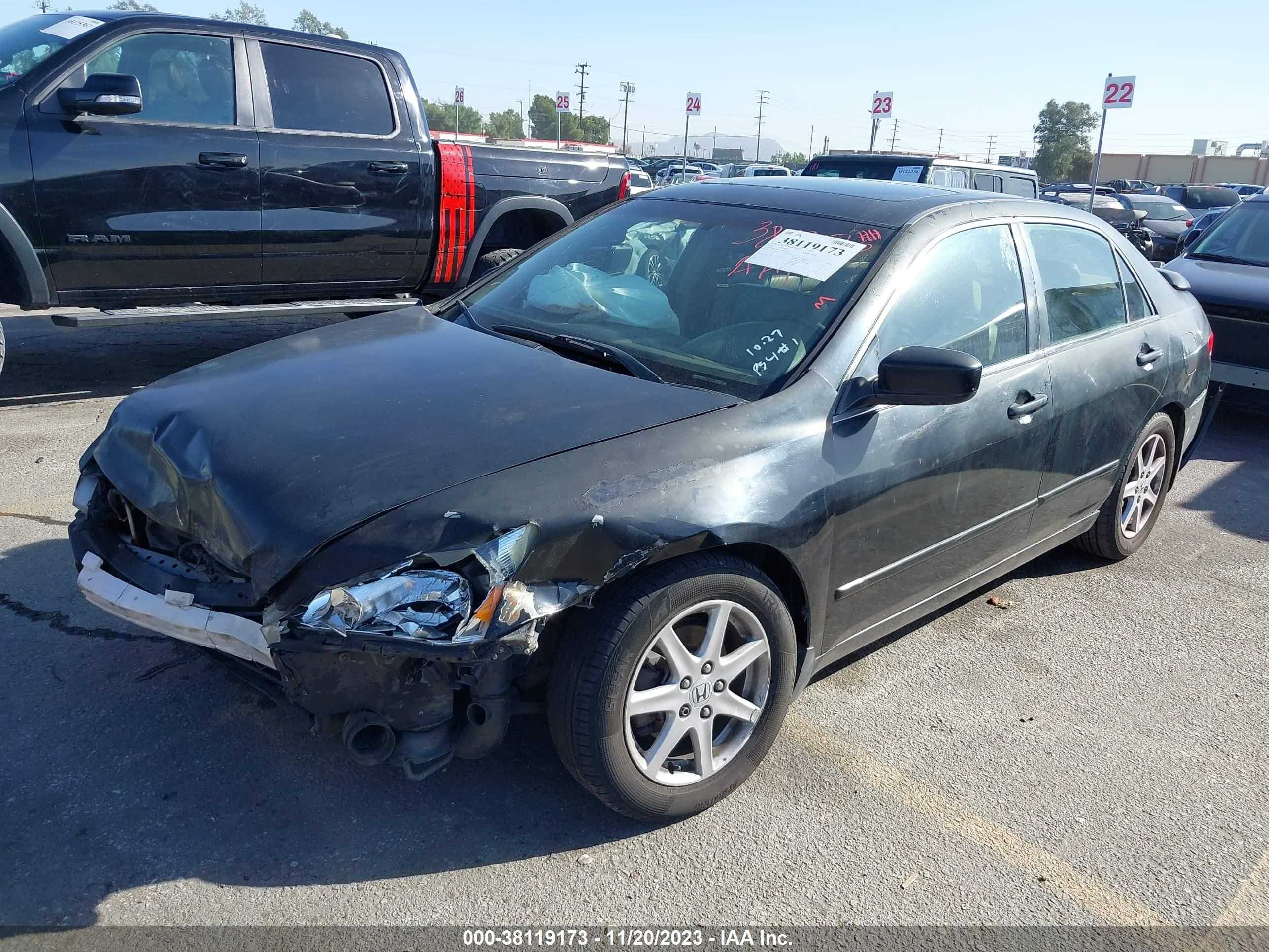 Photo 1 VIN: 1GC4YUEY0PF176215 - HONDA ACCORD 