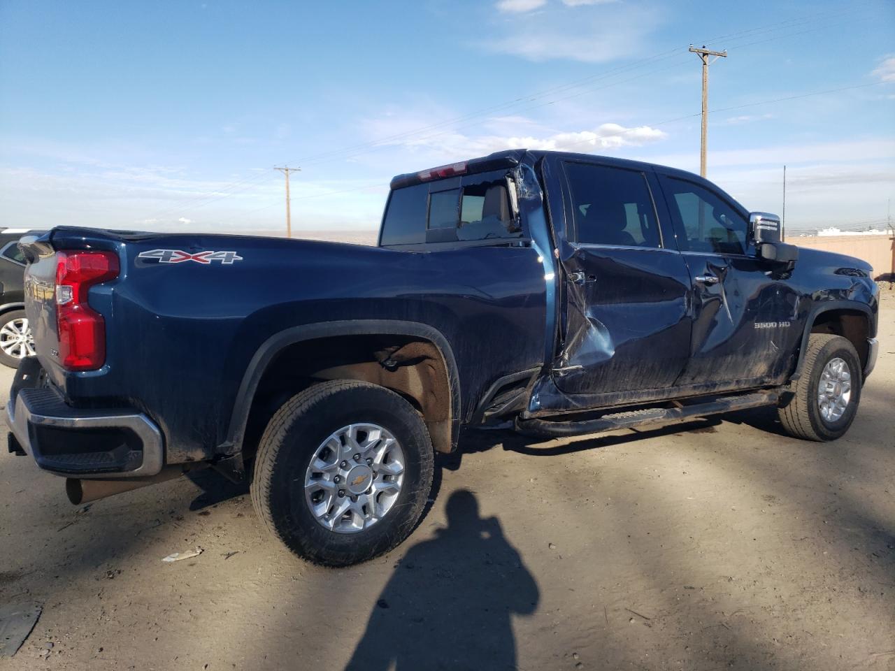 Photo 2 VIN: 1GC4YUEY1NF147965 - CHEVROLET SILVERADO 