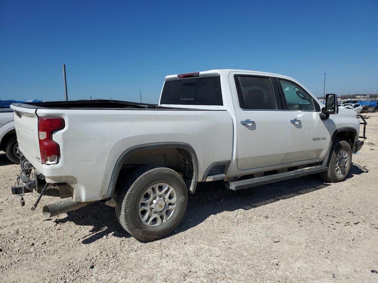 Photo 2 VIN: 1GC4YUEY2NF150986 - CHEVROLET SILVERADO 