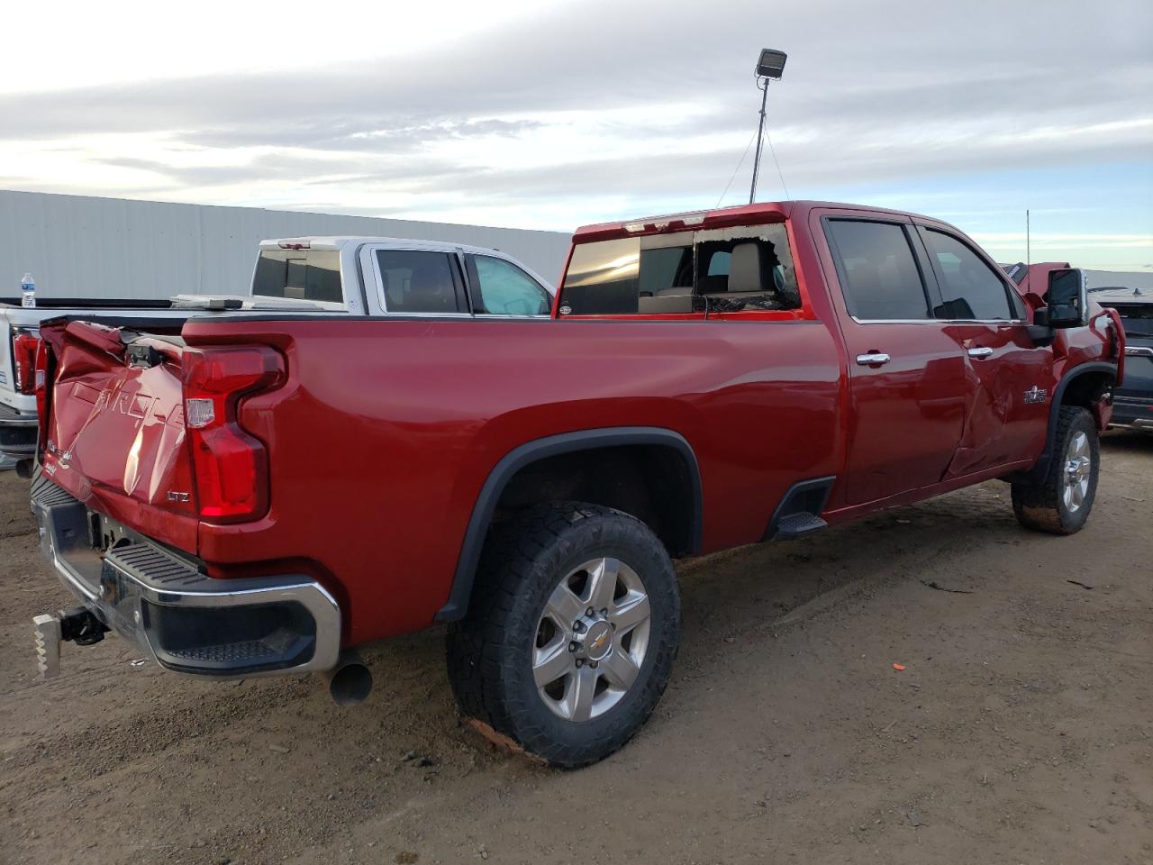 Photo 2 VIN: 1GC4YUEY3NF266780 - CHEVROLET SILVERADO 