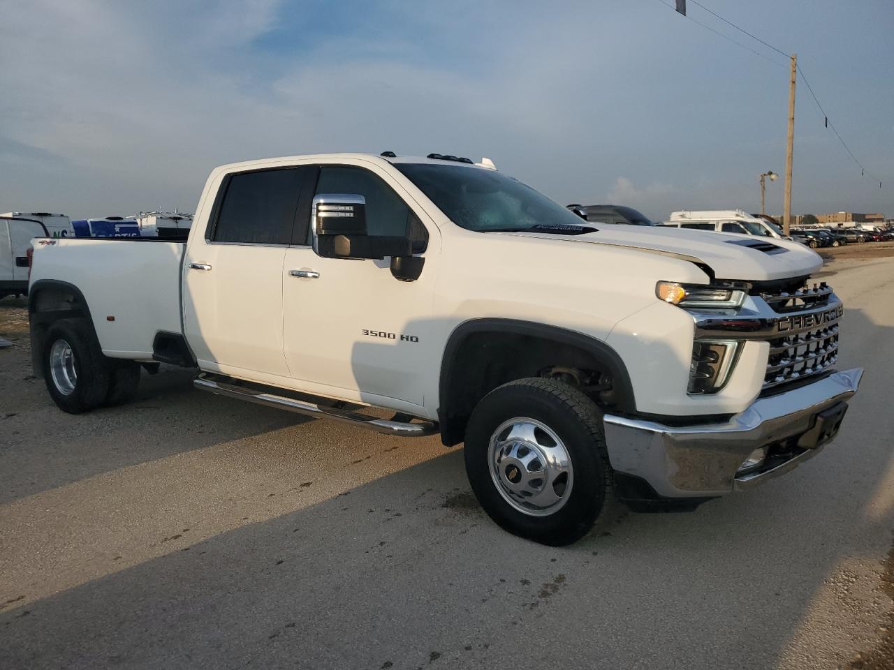 Photo 3 VIN: 1GC4YUEY6NF115898 - CHEVROLET SILVERADO 