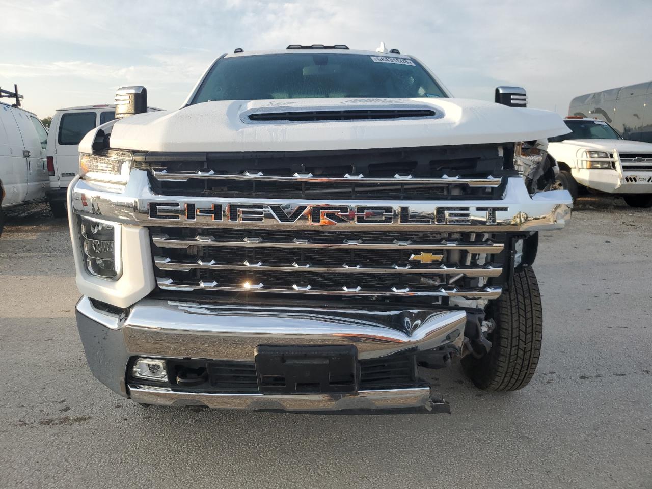 Photo 4 VIN: 1GC4YUEY6NF115898 - CHEVROLET SILVERADO 