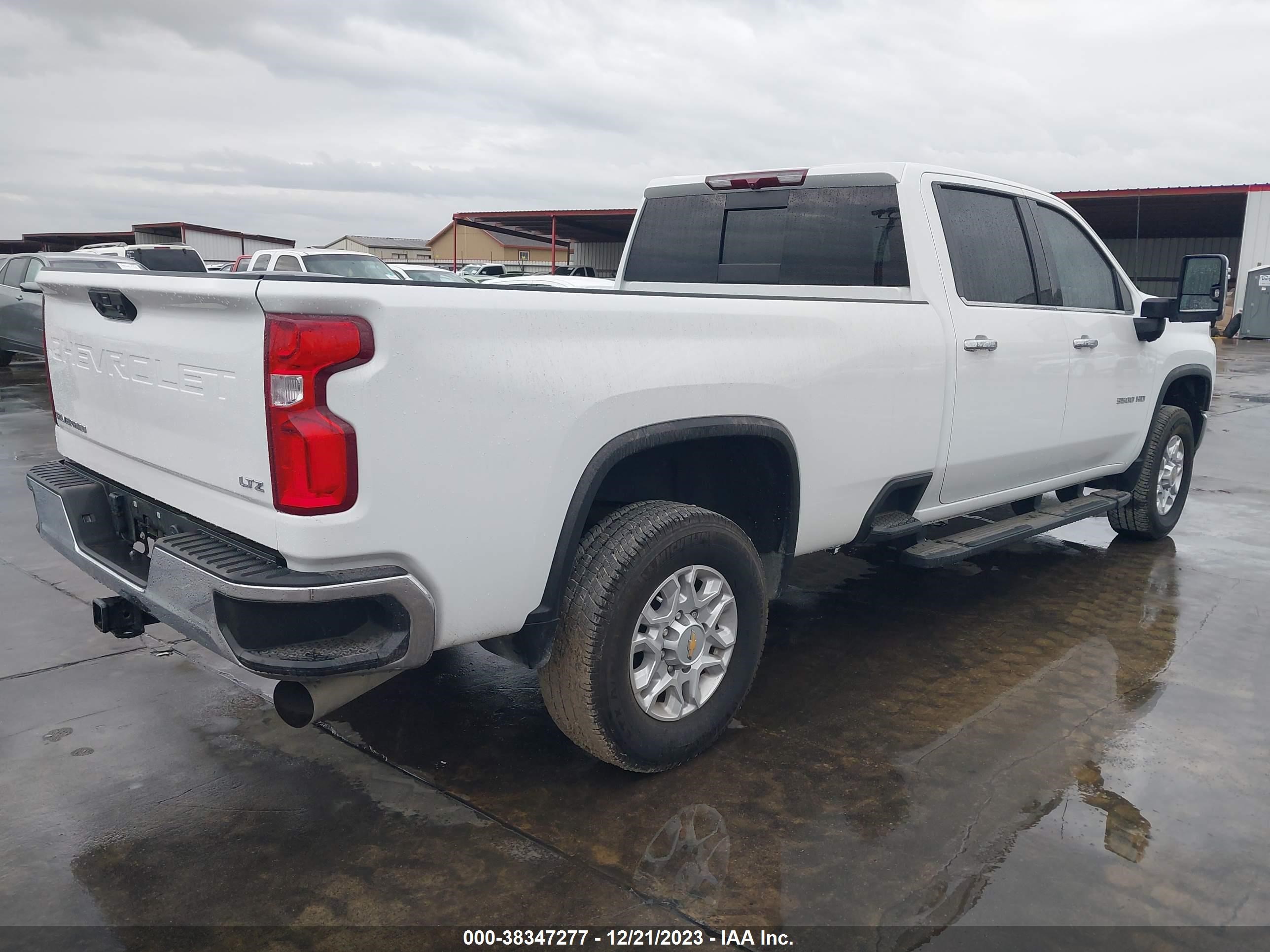 Photo 3 VIN: 1GC4YUEYXNF257350 - CHEVROLET SILVERADO 