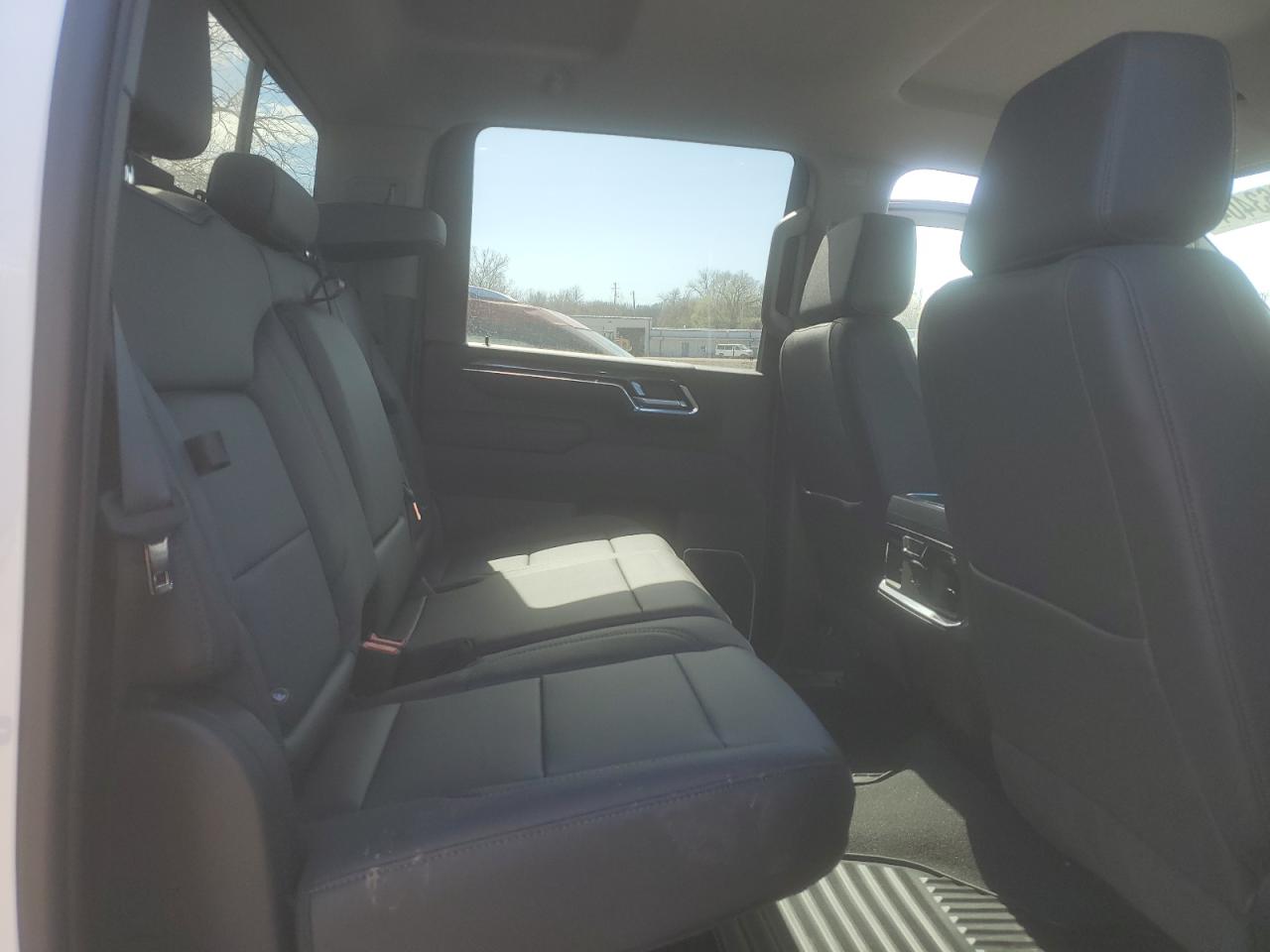 Photo 9 VIN: 1GC4YUEYXRF132144 - CHEVROLET SILVERADO 