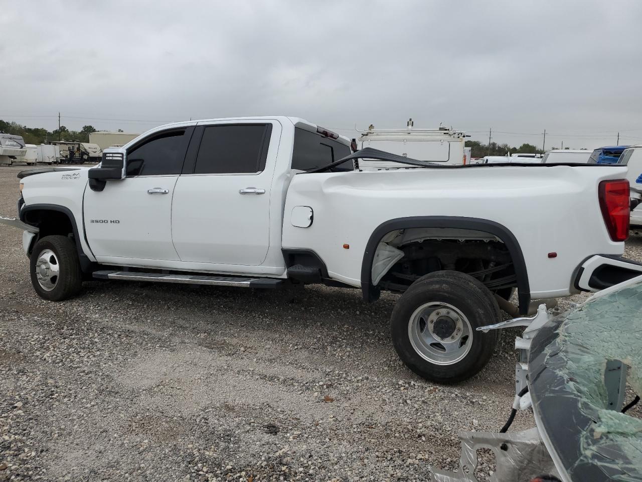 Photo 2 VIN: 1GC4YVEY5LF283289 - CHEVROLET SILVERADO 