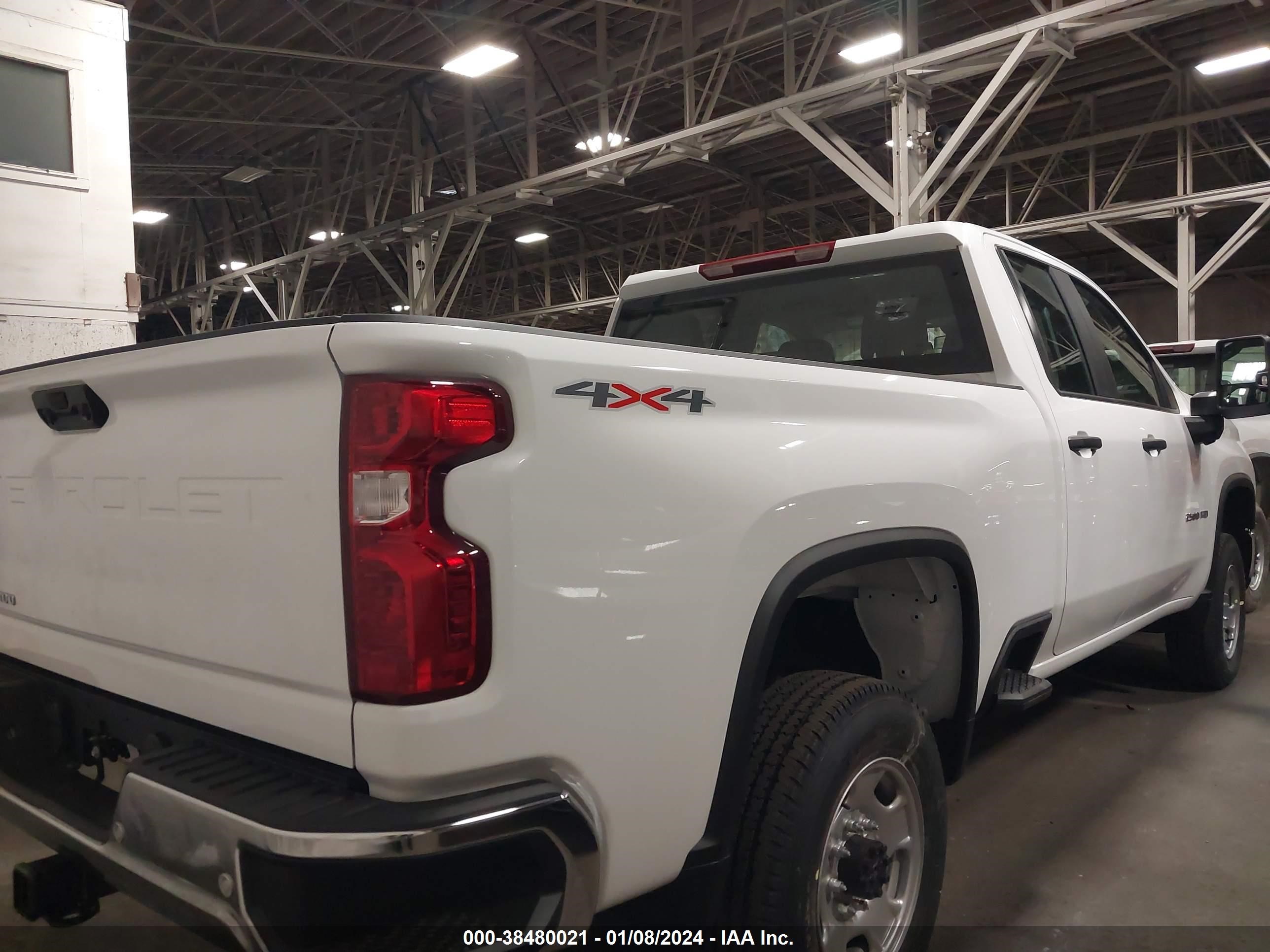 Photo 3 VIN: 1GC5YLE70RF304543 - CHEVROLET SILVERADO 