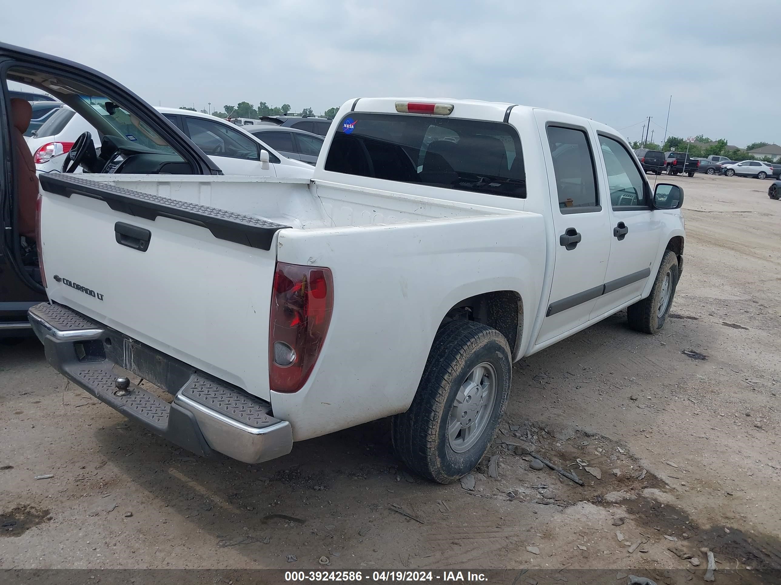 Photo 3 VIN: 1GCCS139788143130 - CHEVROLET COLORADO 