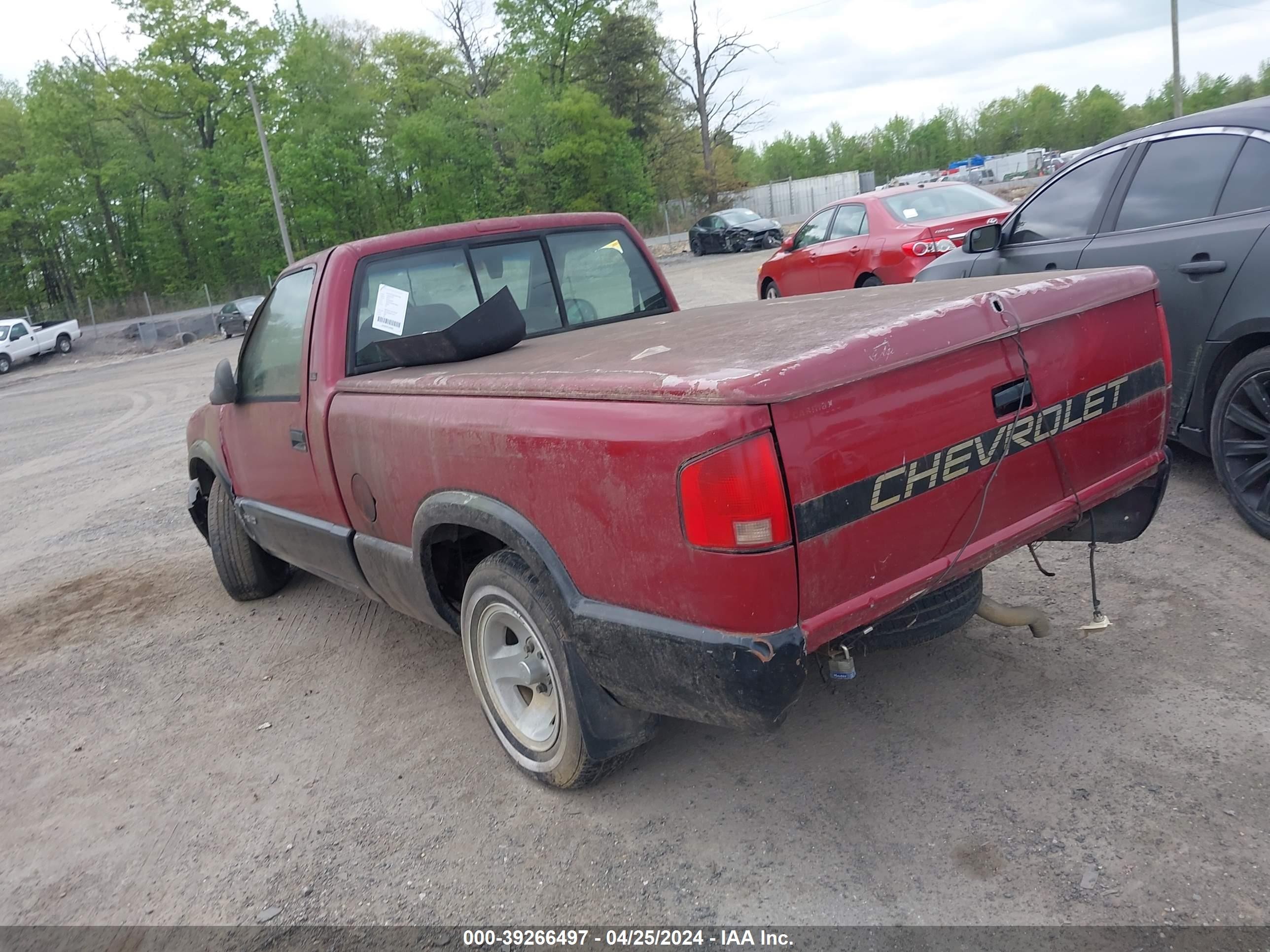 Photo 2 VIN: 1GCCS1440S8178053 - CHEVROLET S-10 PICKUP 