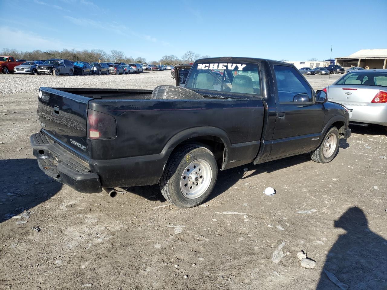 Photo 2 VIN: 1GCCS1440Y8170947 - CHEVROLET S-10 PICKUP 