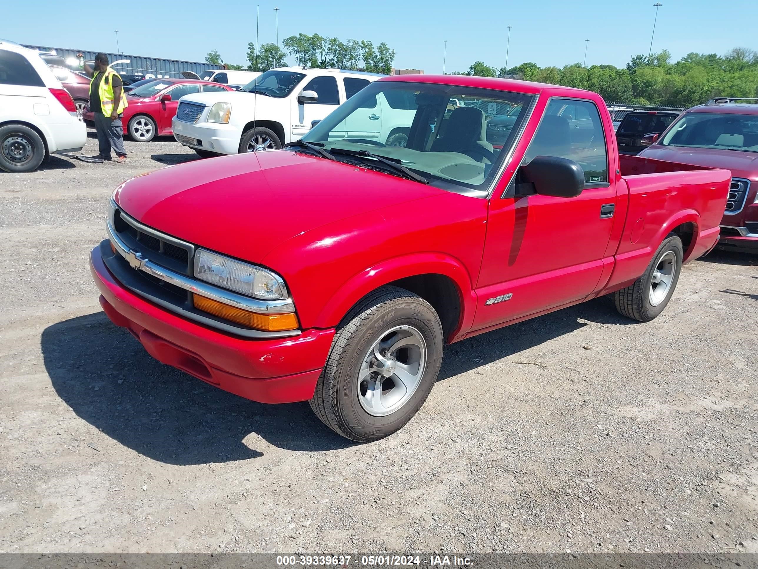 Photo 1 VIN: 1GCCS1440YK105566 - CHEVROLET S-10 PICKUP 