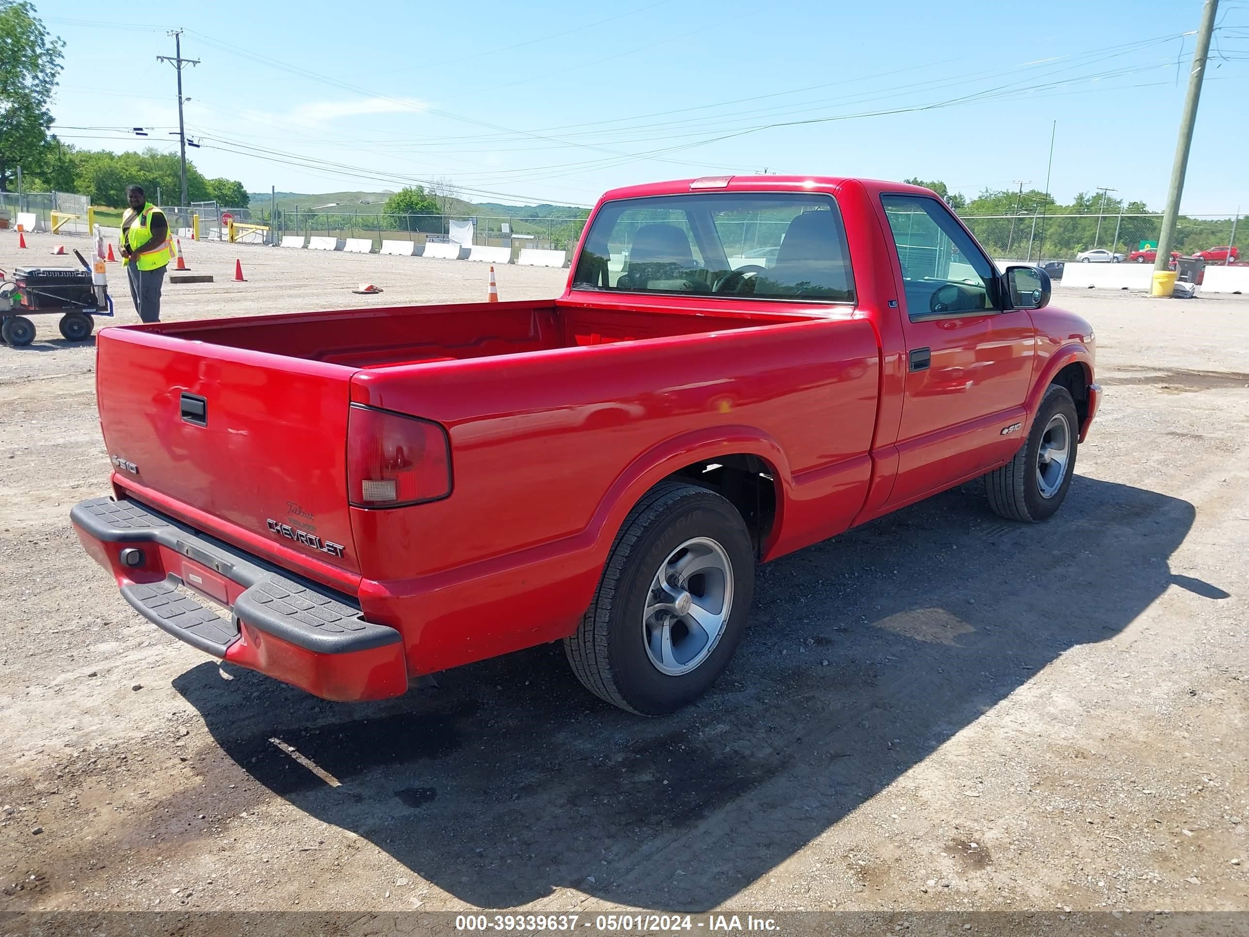 Photo 3 VIN: 1GCCS1440YK105566 - CHEVROLET S-10 PICKUP 