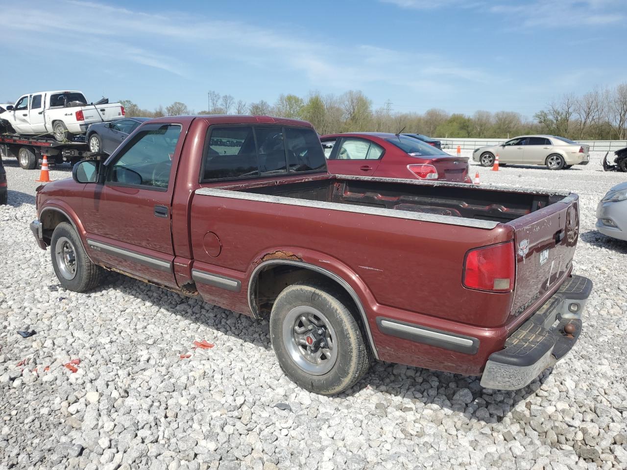 Photo 1 VIN: 1GCCS1441WK167023 - CHEVROLET S-10 PICKUP 