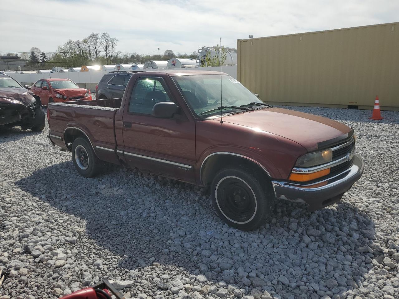 Photo 3 VIN: 1GCCS1441WK167023 - CHEVROLET S-10 PICKUP 