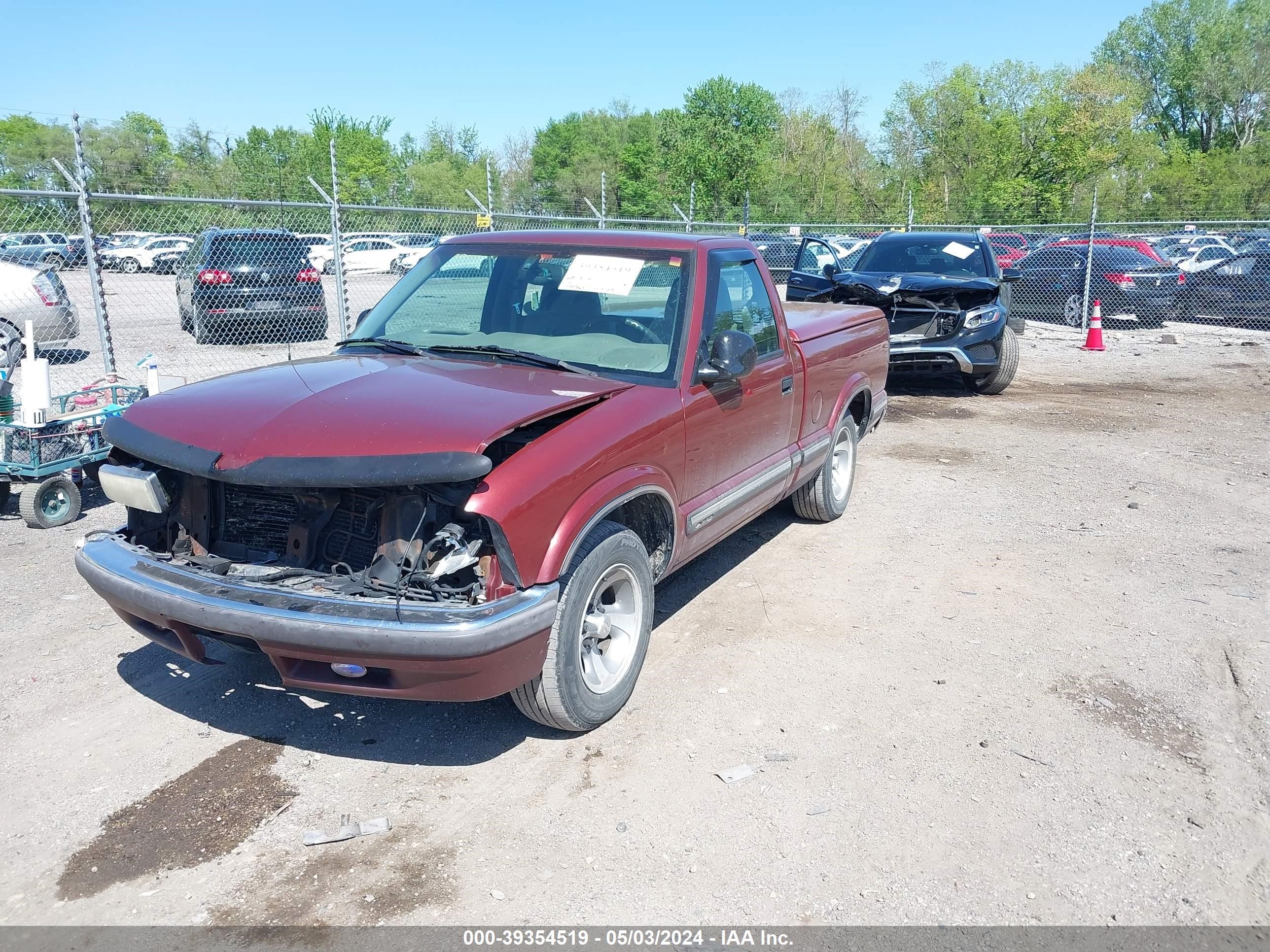 Photo 1 VIN: 1GCCS1441WK232520 - CHEVROLET S-10 PICKUP 