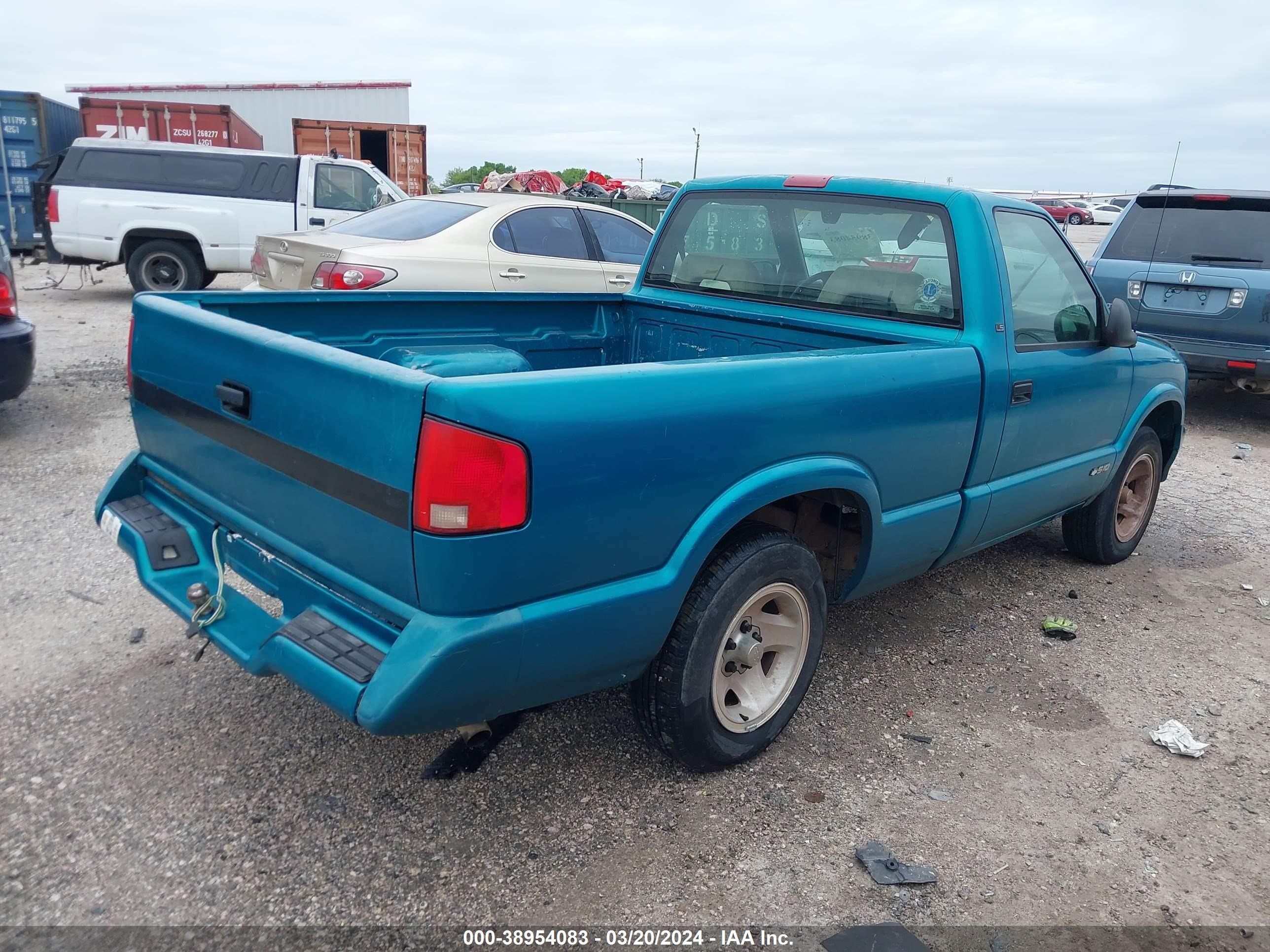 Photo 3 VIN: 1GCCS1442S8132742 - CHEVROLET S-10 PICKUP 