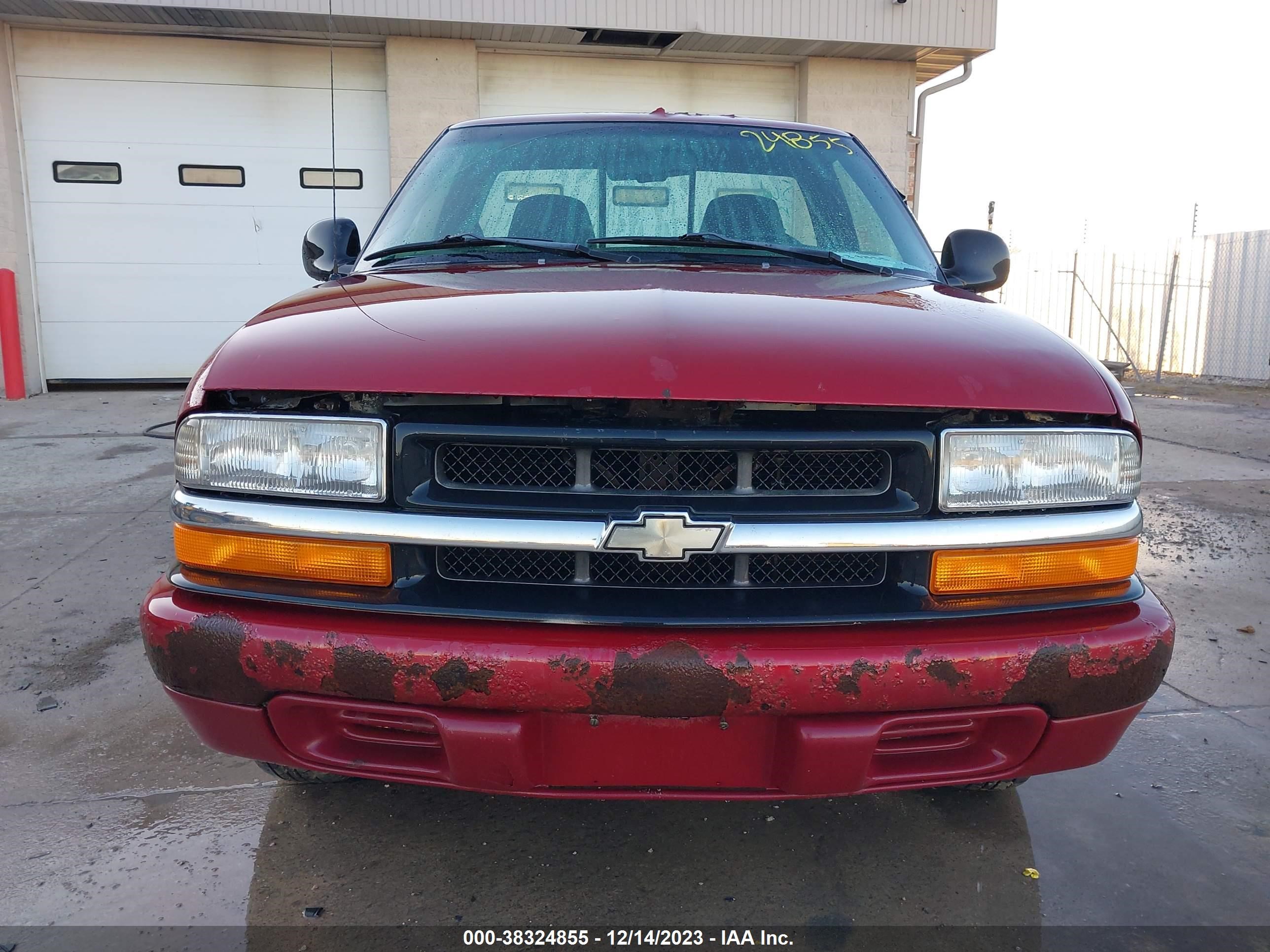 Photo 5 VIN: 1GCCS1442WK139831 - CHEVROLET S-10 PICKUP 