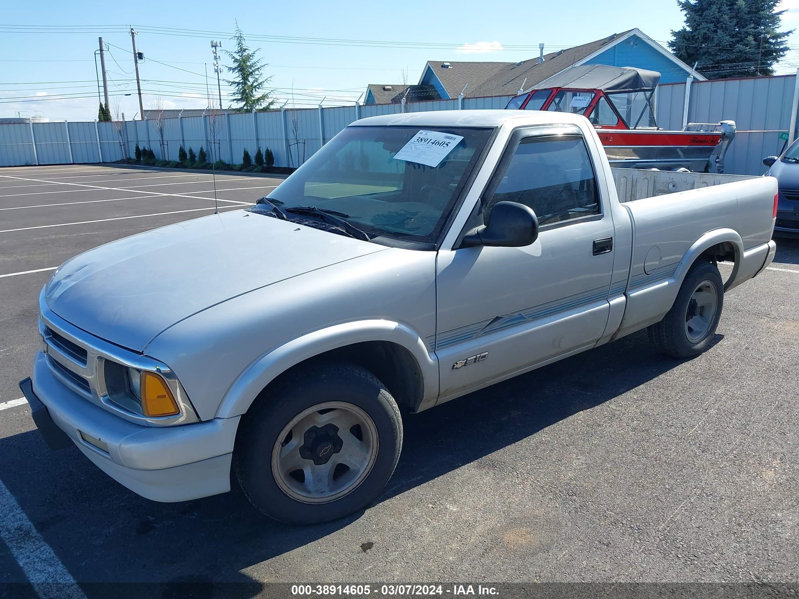 Photo 1 VIN: 1GCCS1443R8152976 - CHEVROLET S-10 PICKUP 