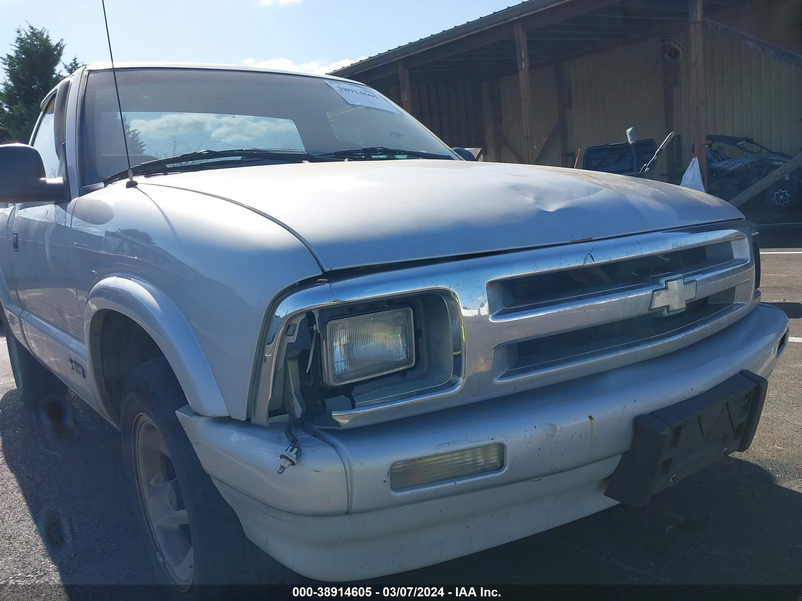 Photo 5 VIN: 1GCCS1443R8152976 - CHEVROLET S-10 PICKUP 