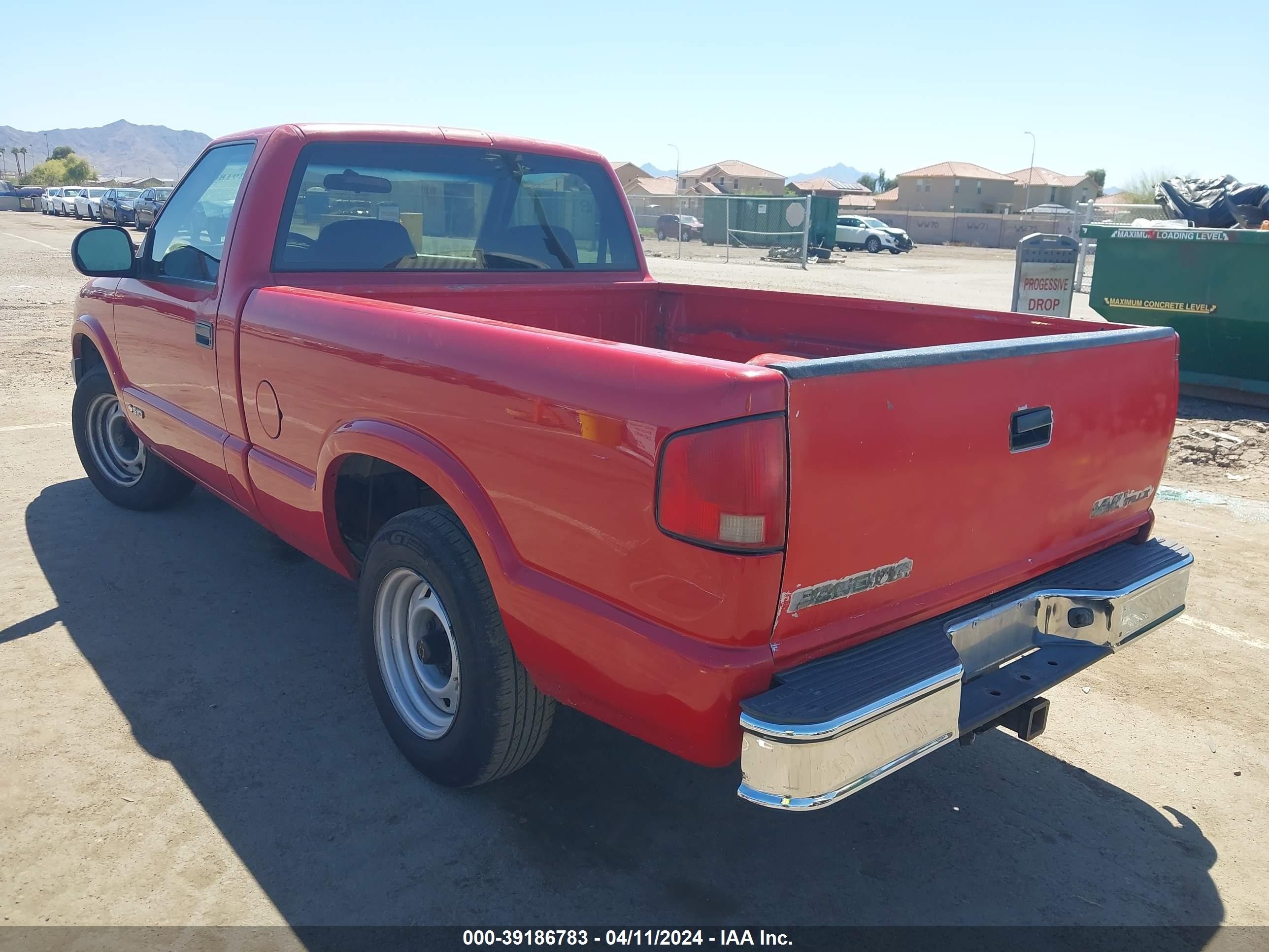 Photo 2 VIN: 1GCCS1444S8247908 - CHEVROLET S-10 PICKUP 