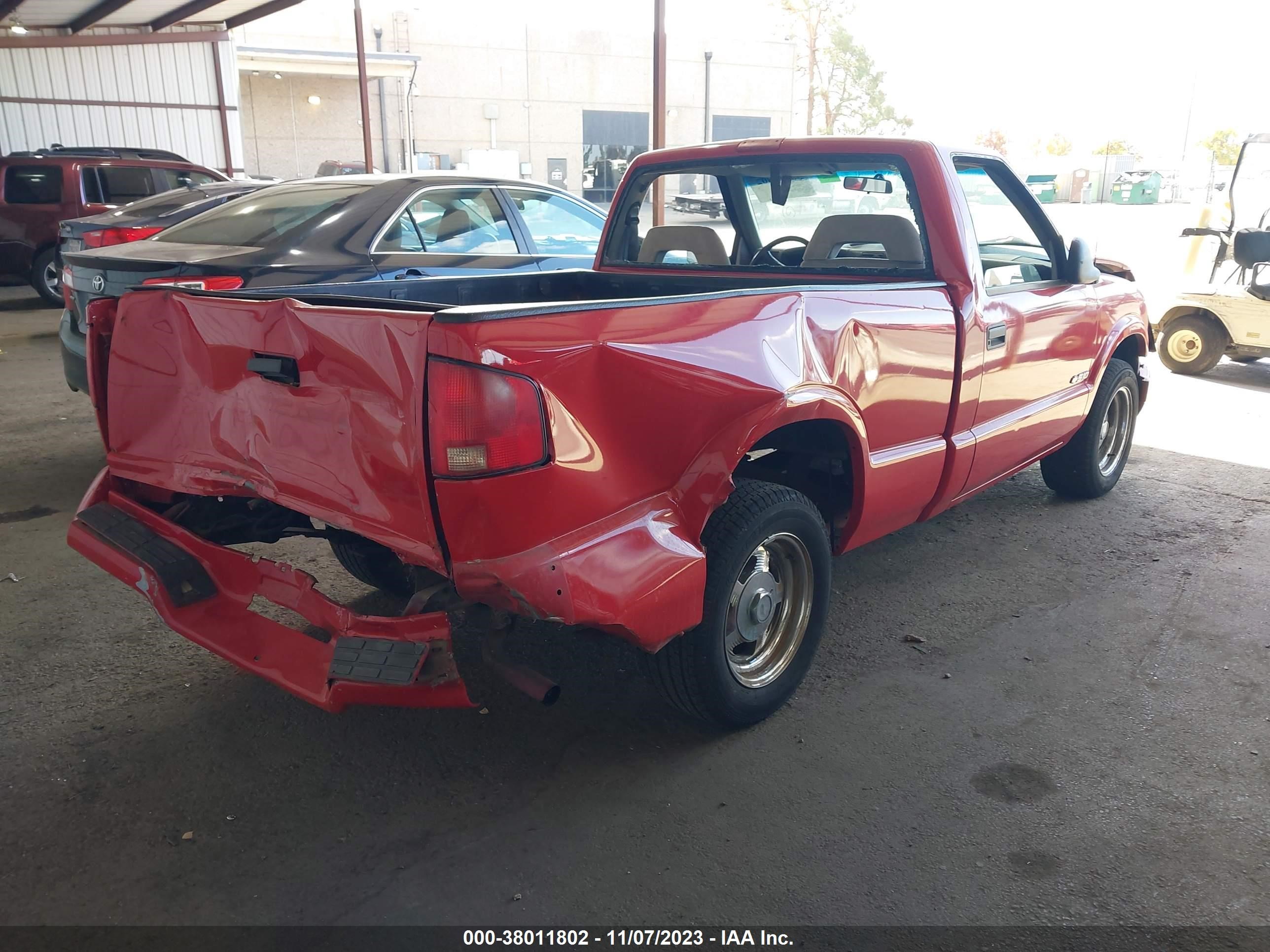 Photo 3 VIN: 1GCCS1444SK107053 - CHEVROLET S-10 PICKUP 