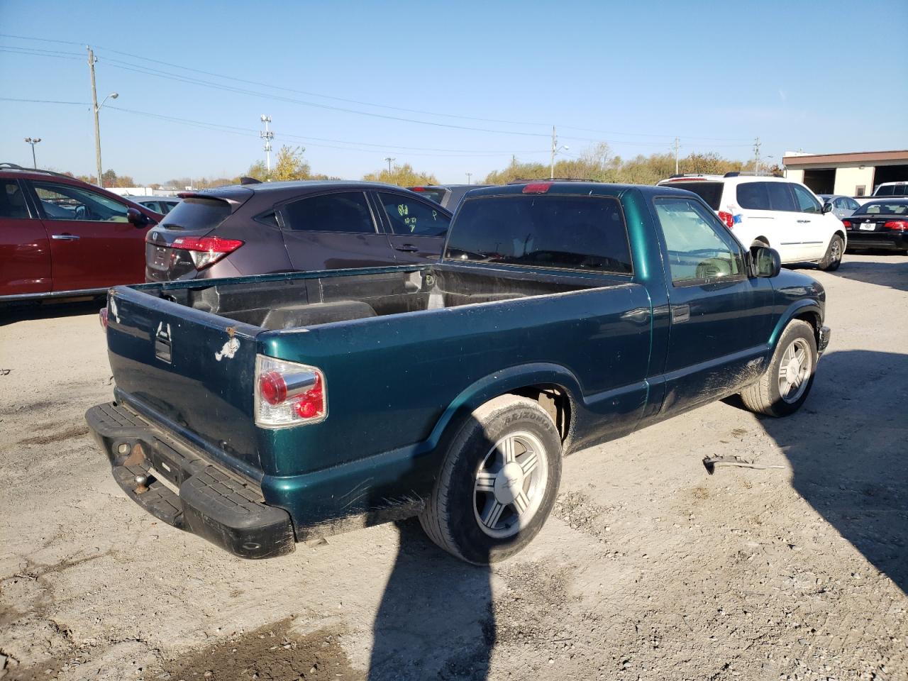 Photo 2 VIN: 1GCCS1444W8161911 - CHEVROLET S-10 PICKUP 