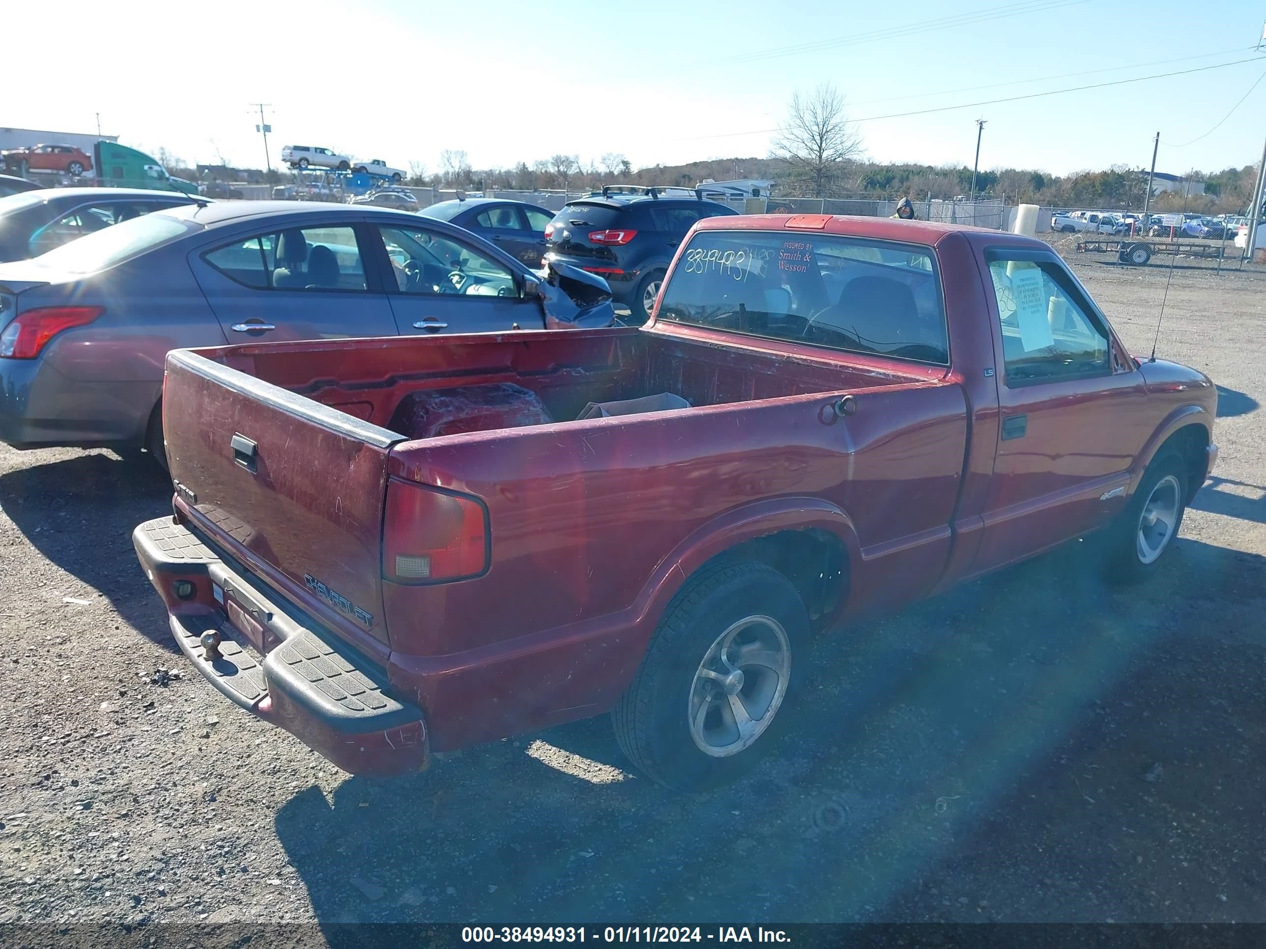 Photo 3 VIN: 1GCCS1444WK104532 - CHEVROLET S-10 PICKUP 