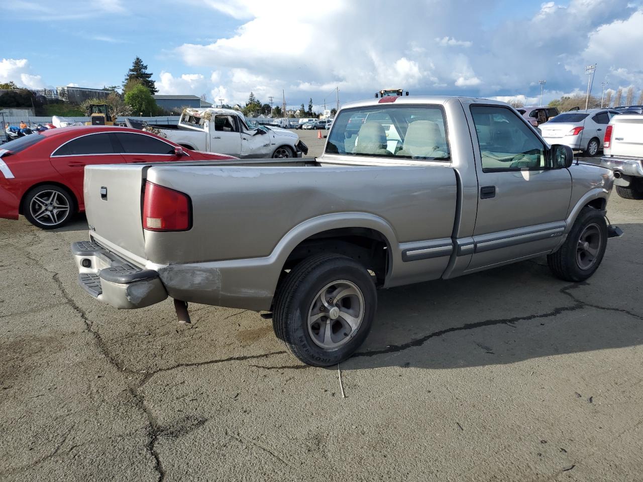 Photo 2 VIN: 1GCCS1446YK139754 - CHEVROLET S-10 PICKUP 