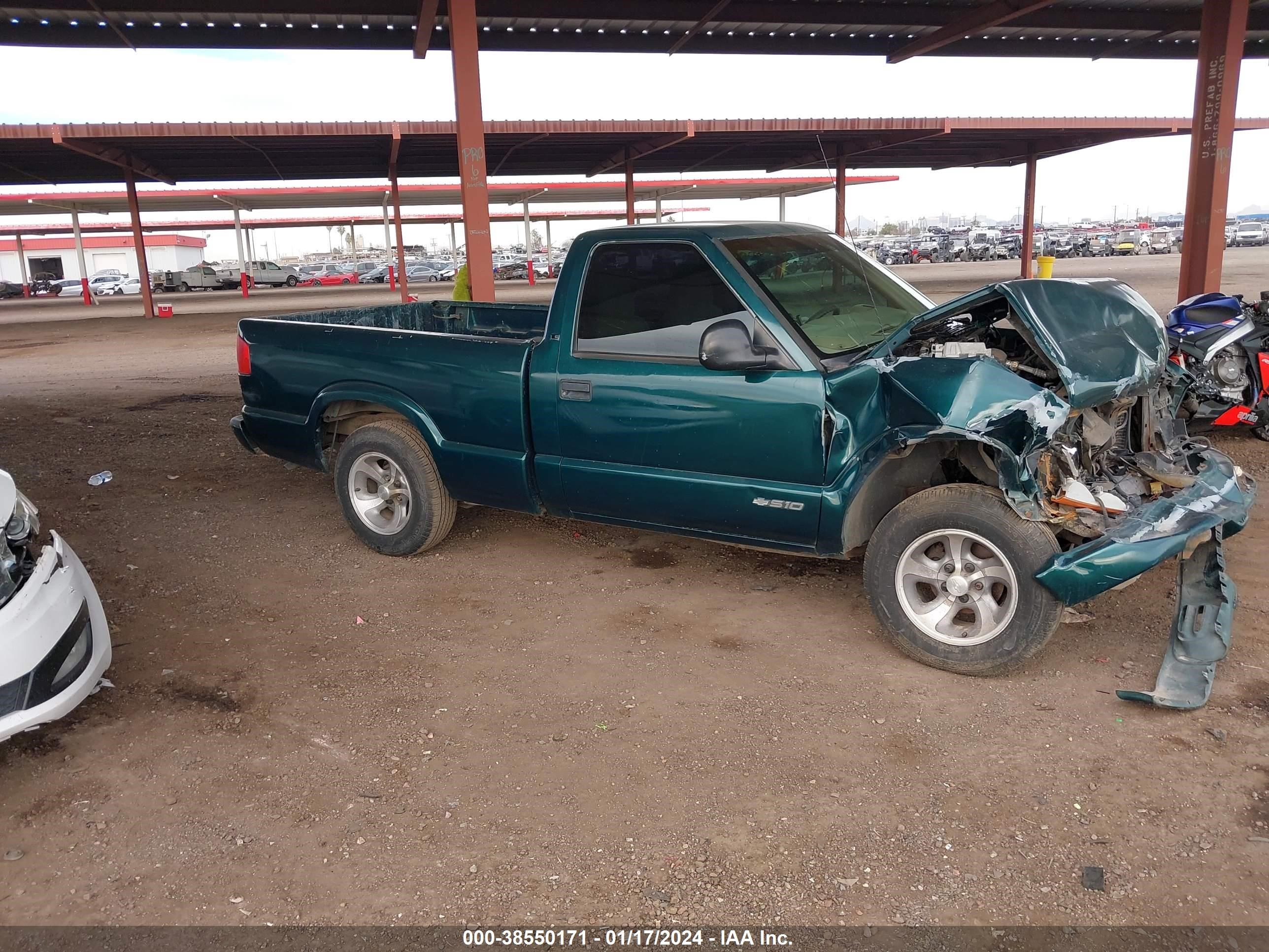 Photo 11 VIN: 1GCCS1448WK235382 - CHEVROLET S-10 PICKUP 