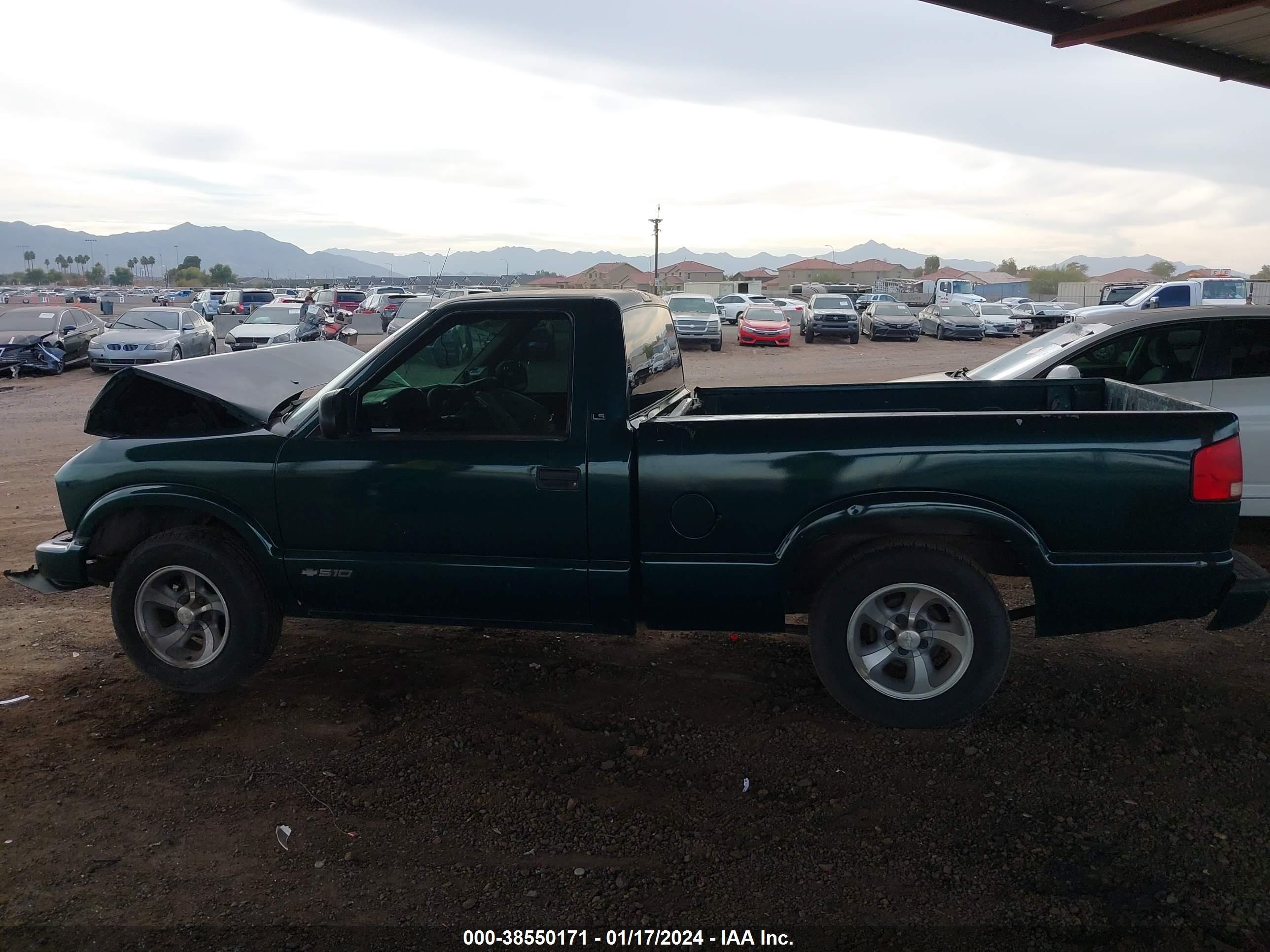 Photo 12 VIN: 1GCCS1448WK235382 - CHEVROLET S-10 PICKUP 