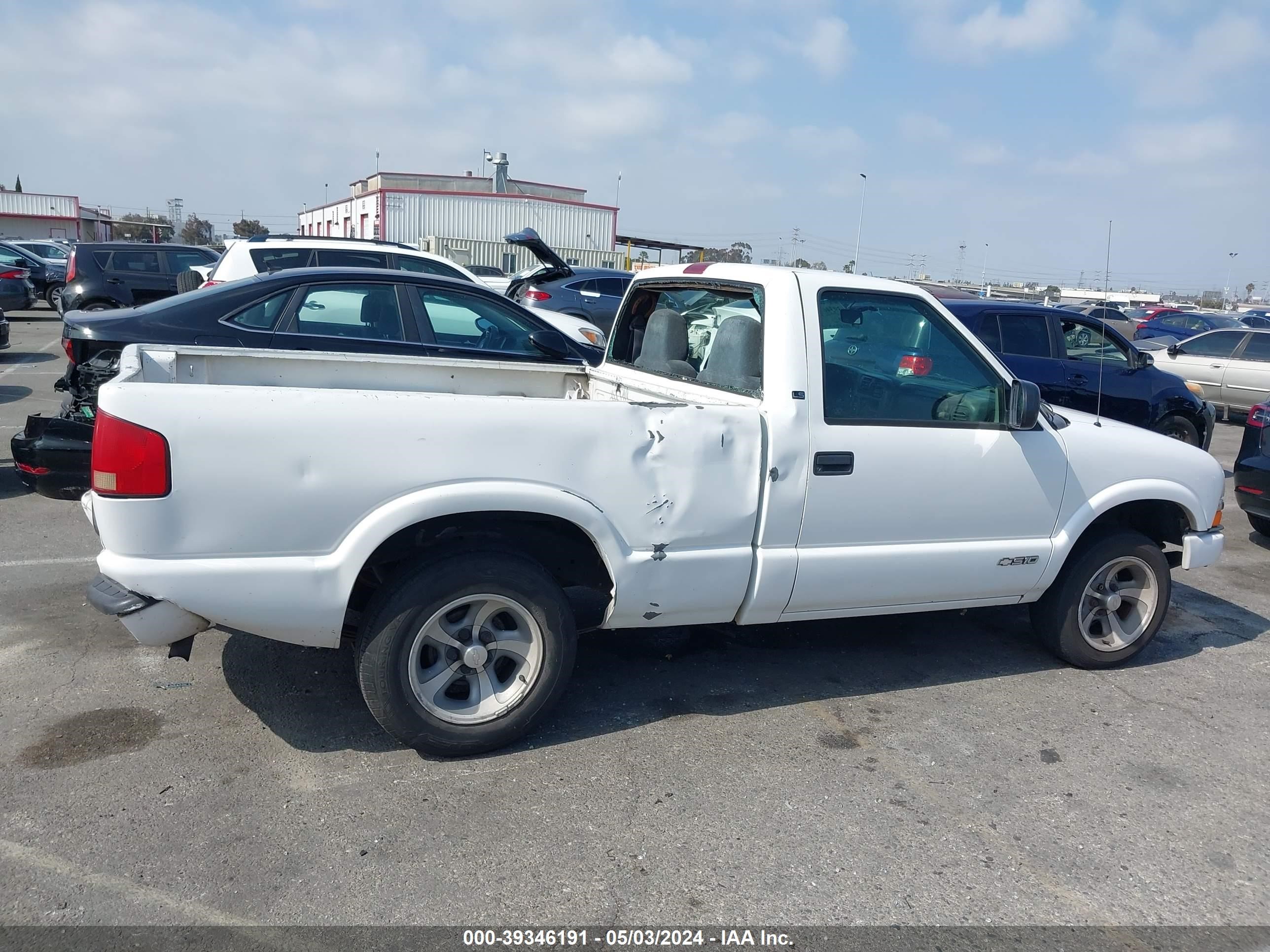 Photo 12 VIN: 1GCCS1448X8109411 - CHEVROLET S-10 PICKUP 