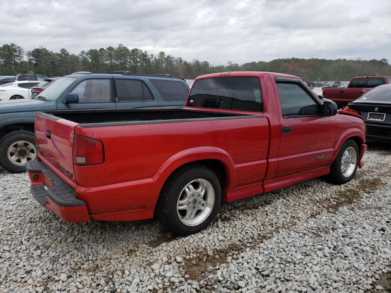 Photo 2 VIN: 1GCCS1448Y8192548 - CHEVROLET S-10 PICKUP 