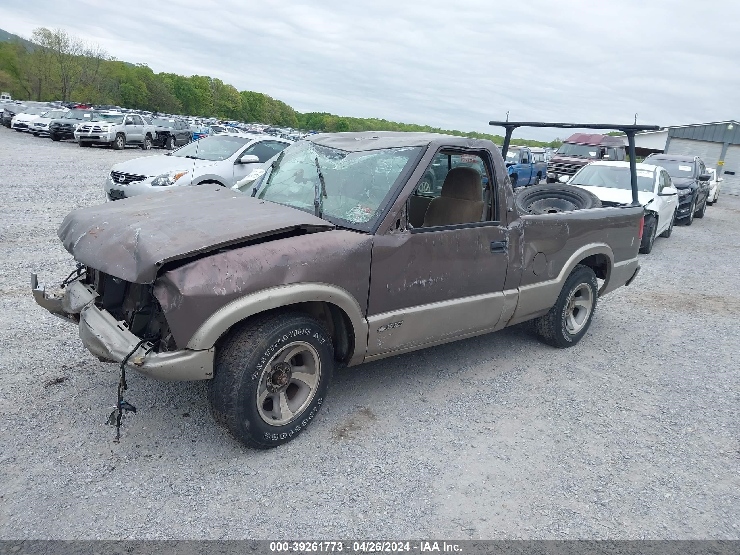 Photo 1 VIN: 1GCCS1449W8164948 - CHEVROLET S-10 PICKUP 