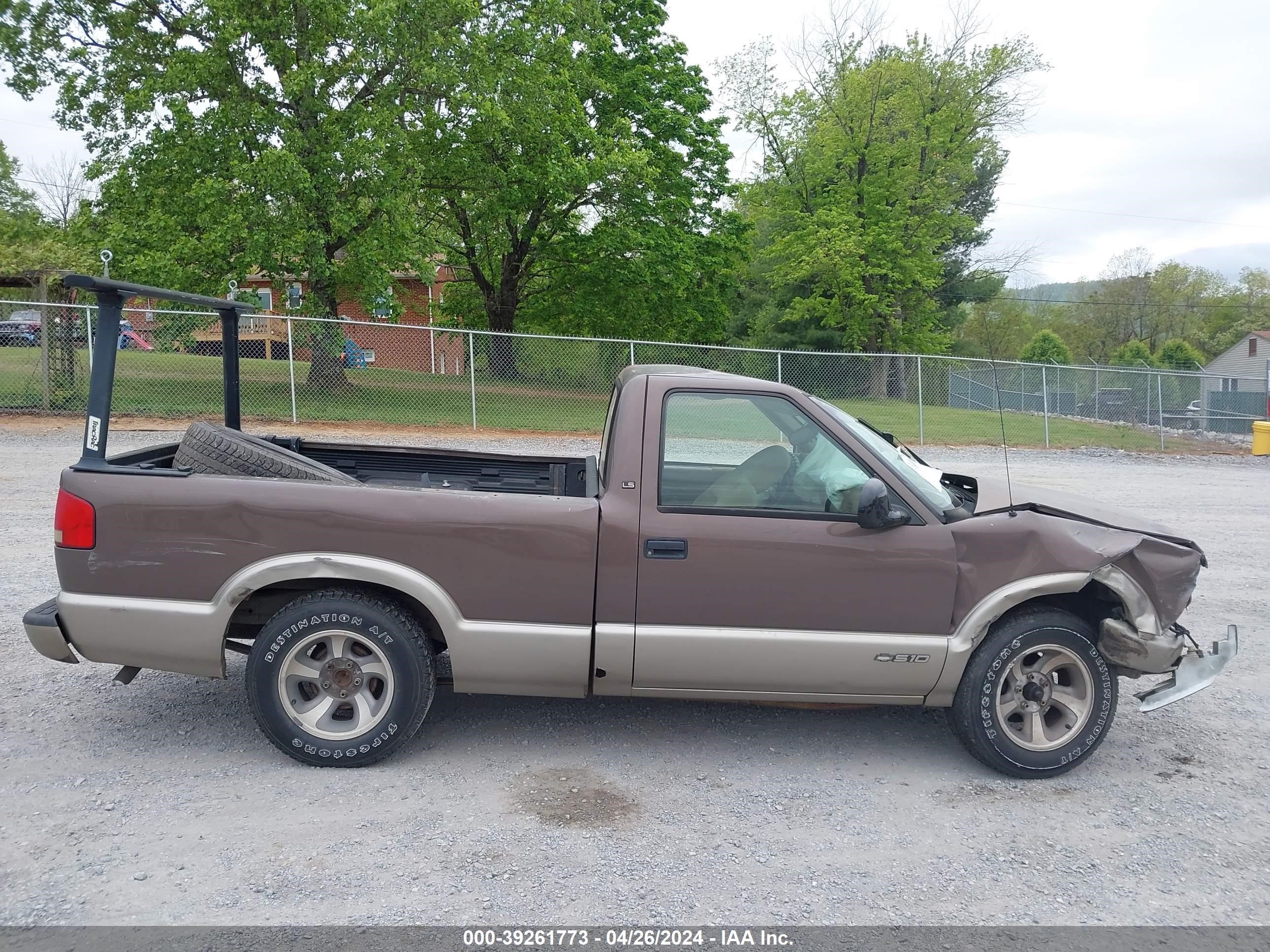 Photo 12 VIN: 1GCCS1449W8164948 - CHEVROLET S-10 PICKUP 