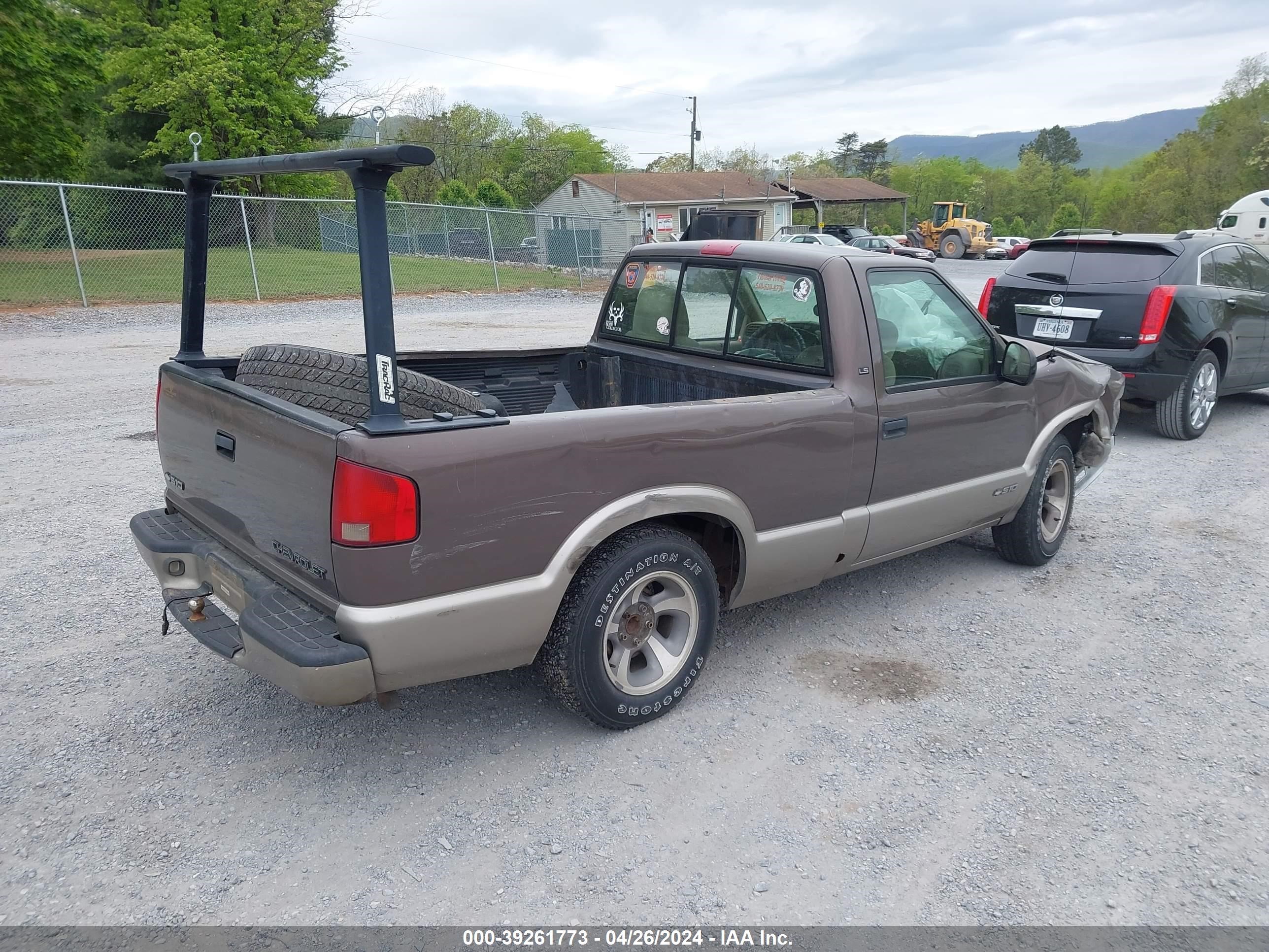 Photo 3 VIN: 1GCCS1449W8164948 - CHEVROLET S-10 PICKUP 