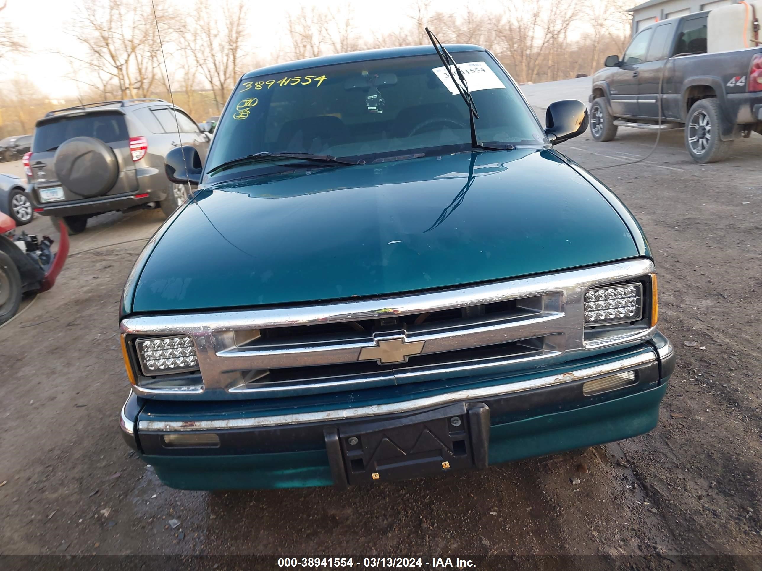 Photo 11 VIN: 1GCCS144XV8109438 - CHEVROLET S-10 PICKUP 