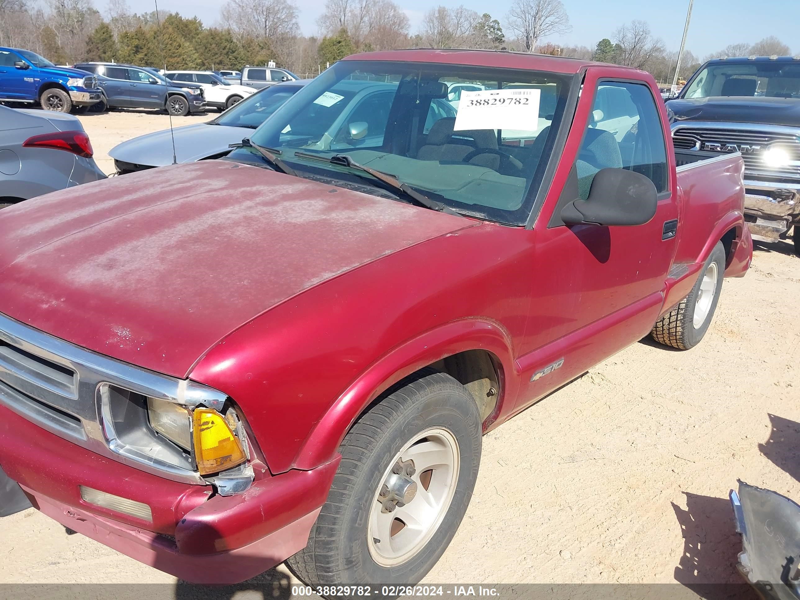 Photo 1 VIN: 1GCCS144XV8131505 - CHEVROLET S-10 PICKUP 