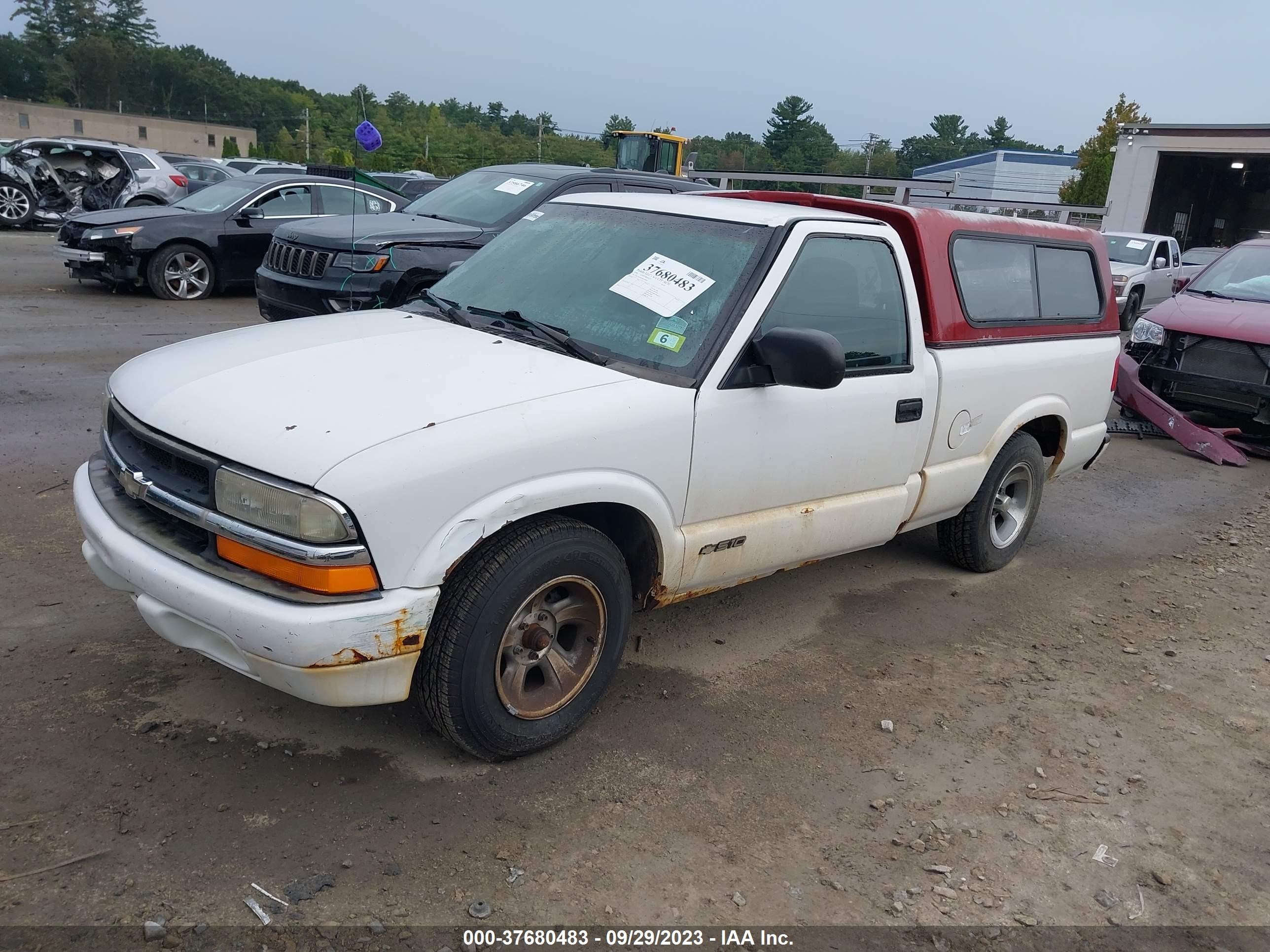 Photo 1 VIN: 1GCCS144XXK105038 - CHEVROLET S-10 PICKUP 