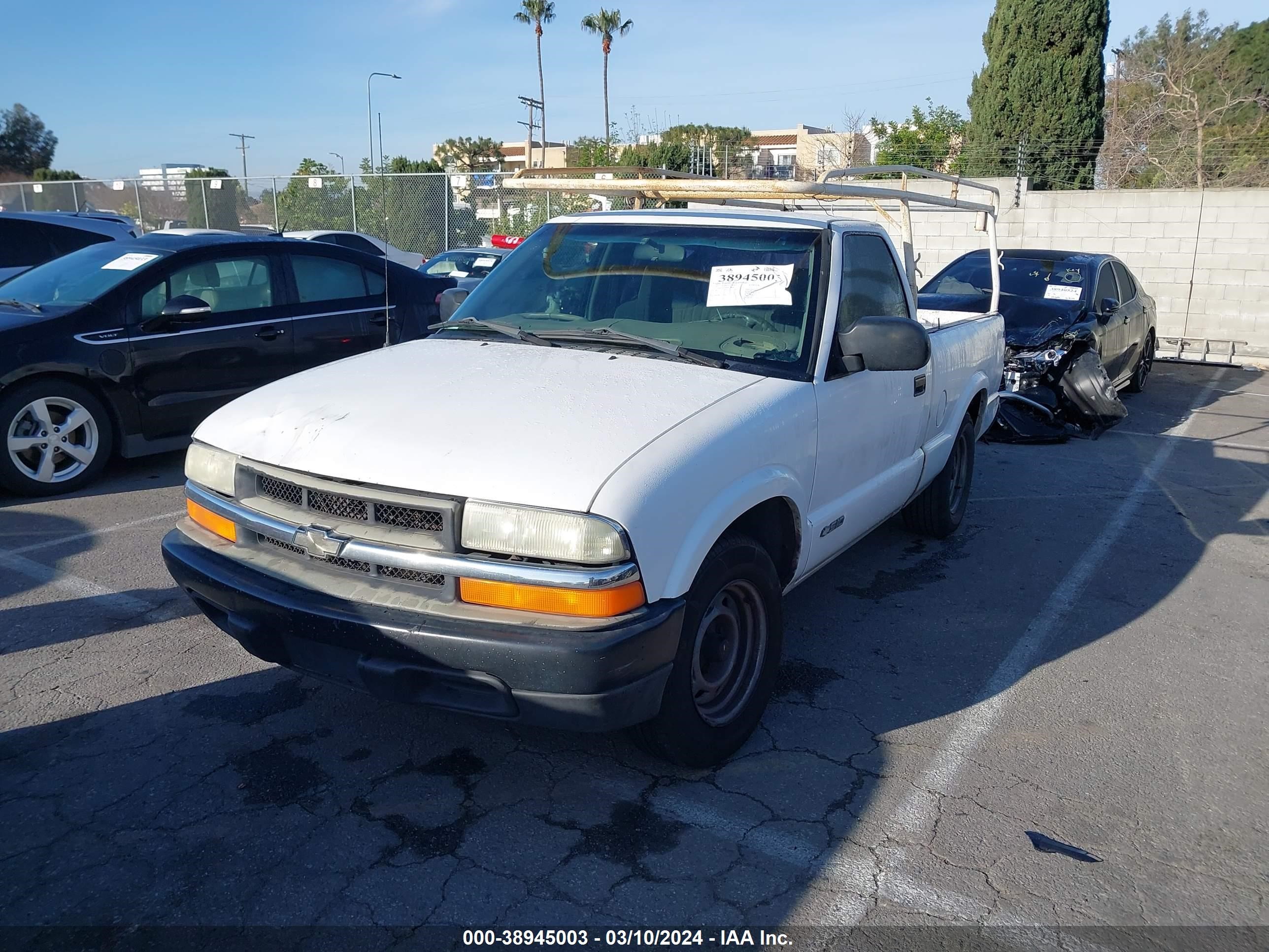 Photo 1 VIN: 1GCCS145828128669 - CHEVROLET S-10 PICKUP 