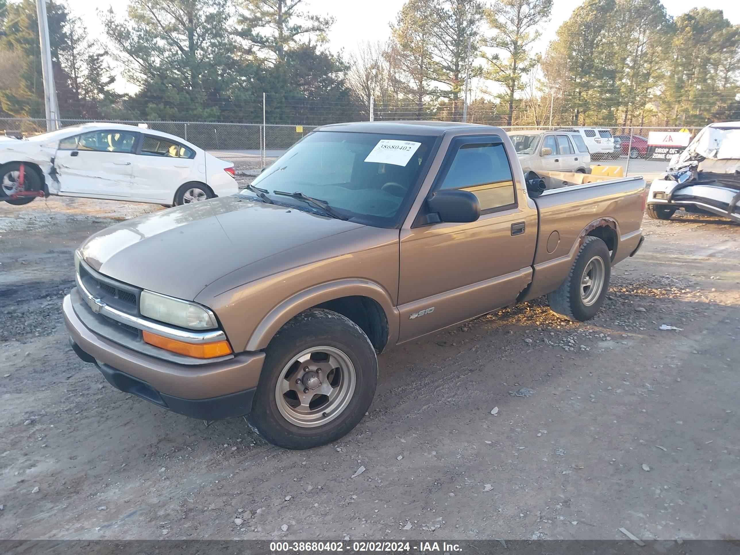 Photo 1 VIN: 1GCCS14H138228690 - CHEVROLET S-10 PICKUP 