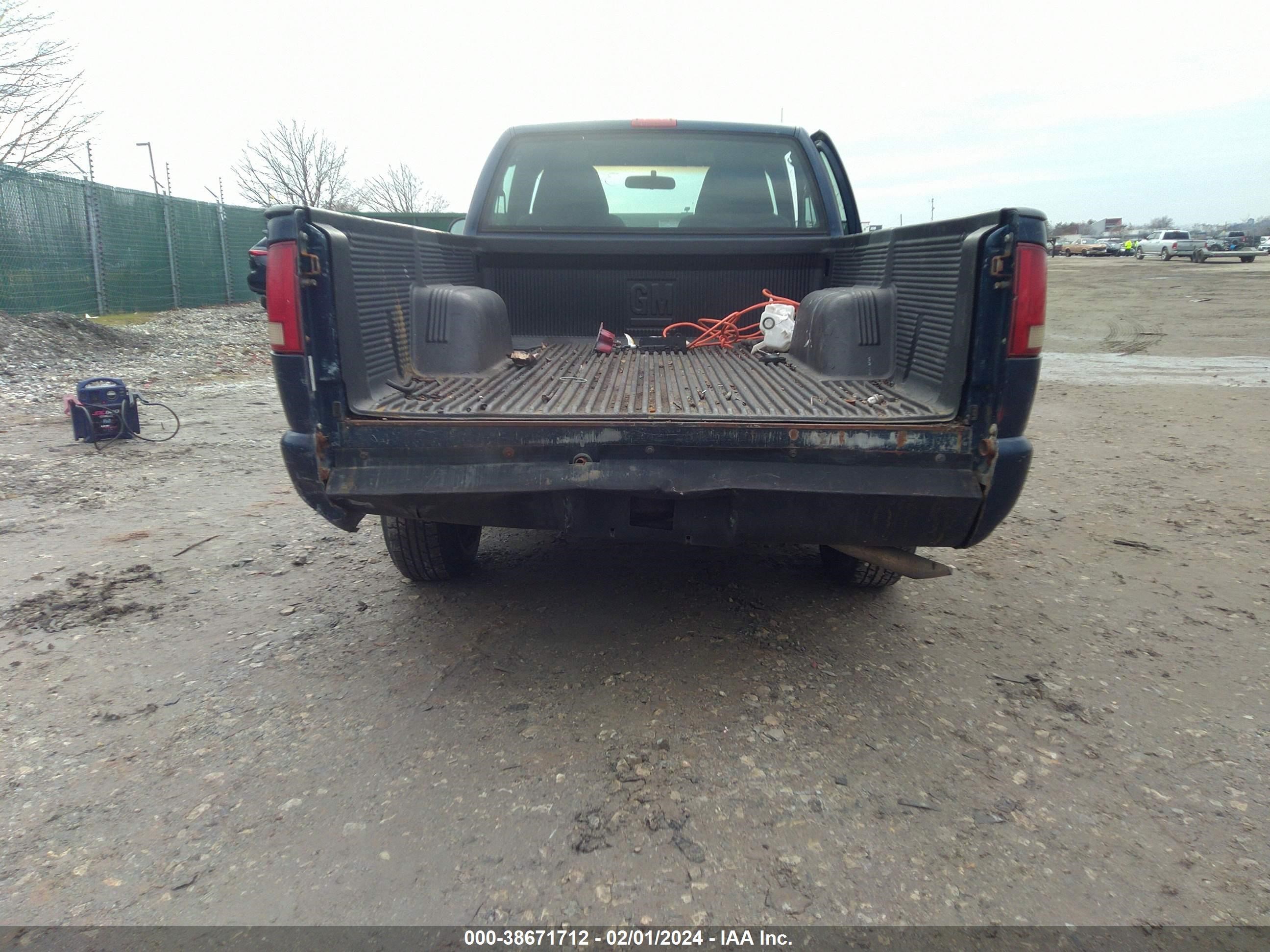 Photo 5 VIN: 1GCCS14H438278208 - CHEVROLET S-10 PICKUP 