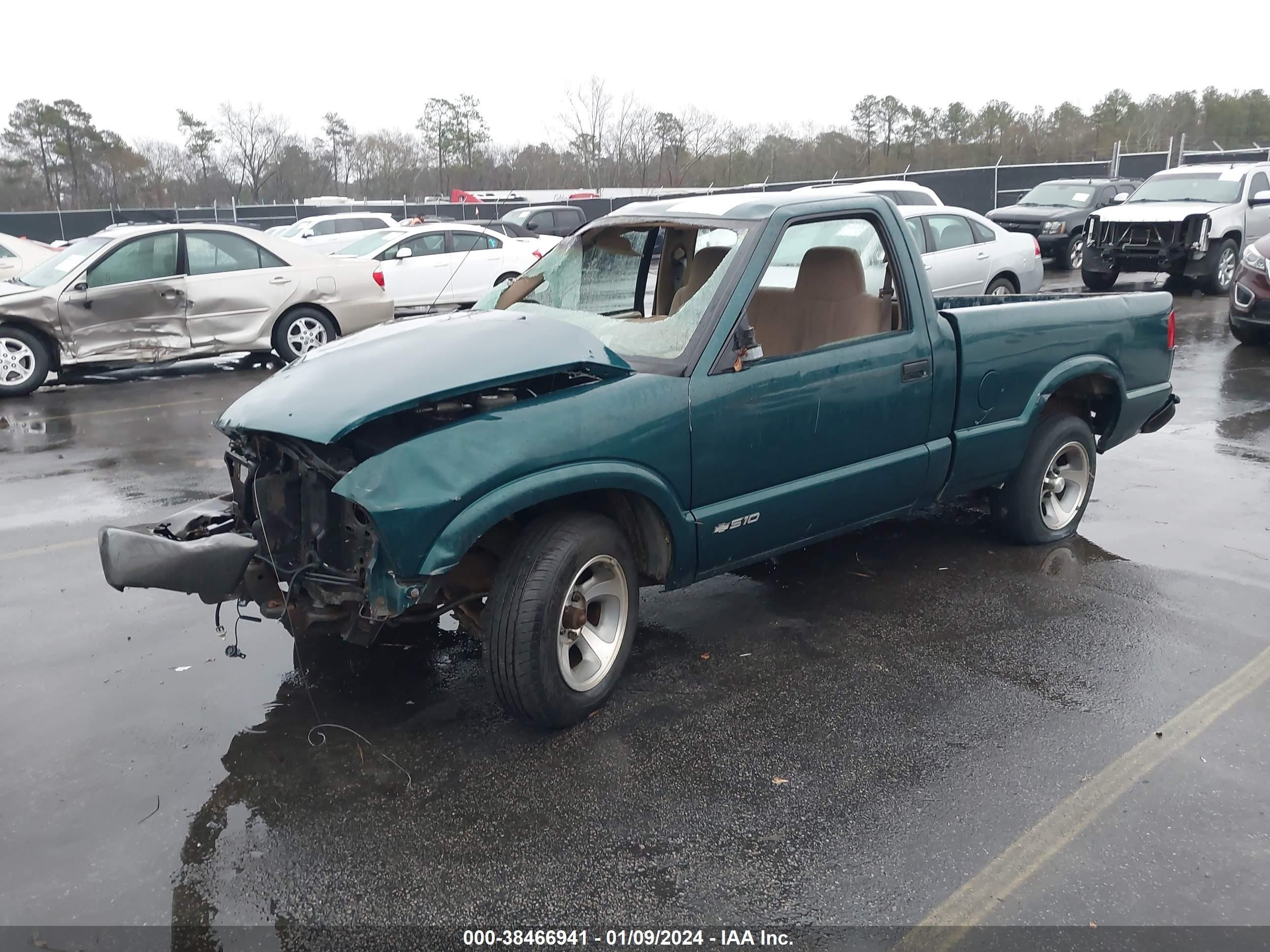 Photo 1 VIN: 1GCCS14H638185318 - CHEVROLET S-10 PICKUP 