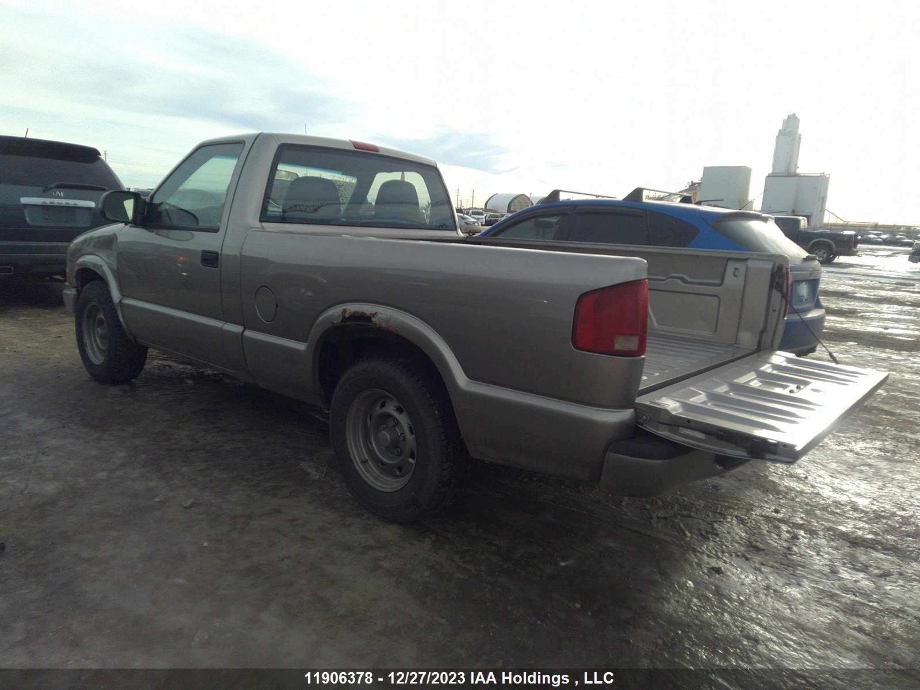 Photo 2 VIN: 1GCCS14H638229334 - CHEVROLET S-10 PICKUP 