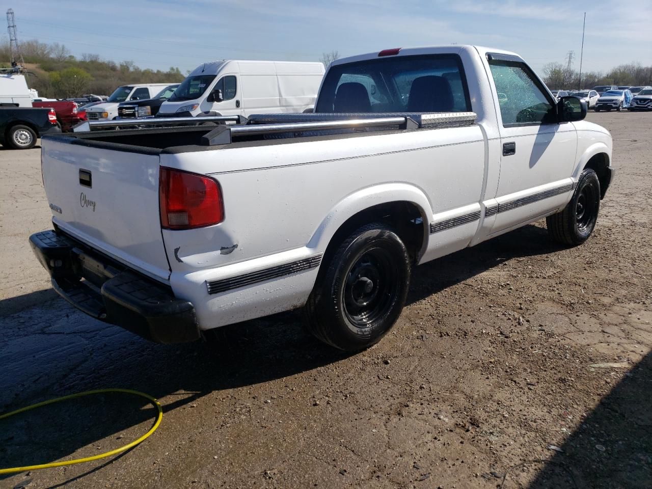 Photo 2 VIN: 1GCCS14H738209674 - CHEVROLET S-10 PICKUP 