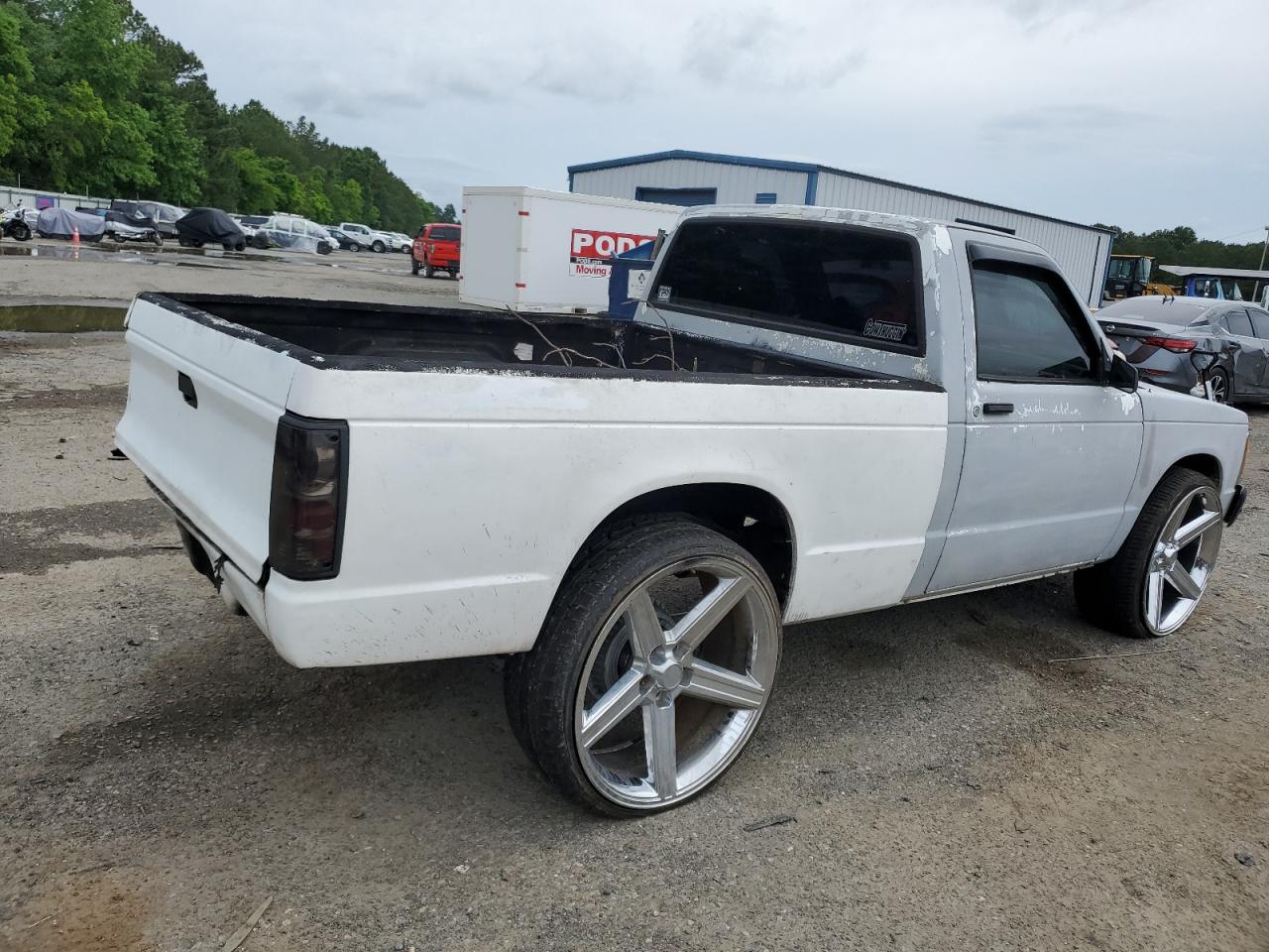 Photo 2 VIN: 1GCCS14R3P8192726 - CHEVROLET S-10 PICKUP 