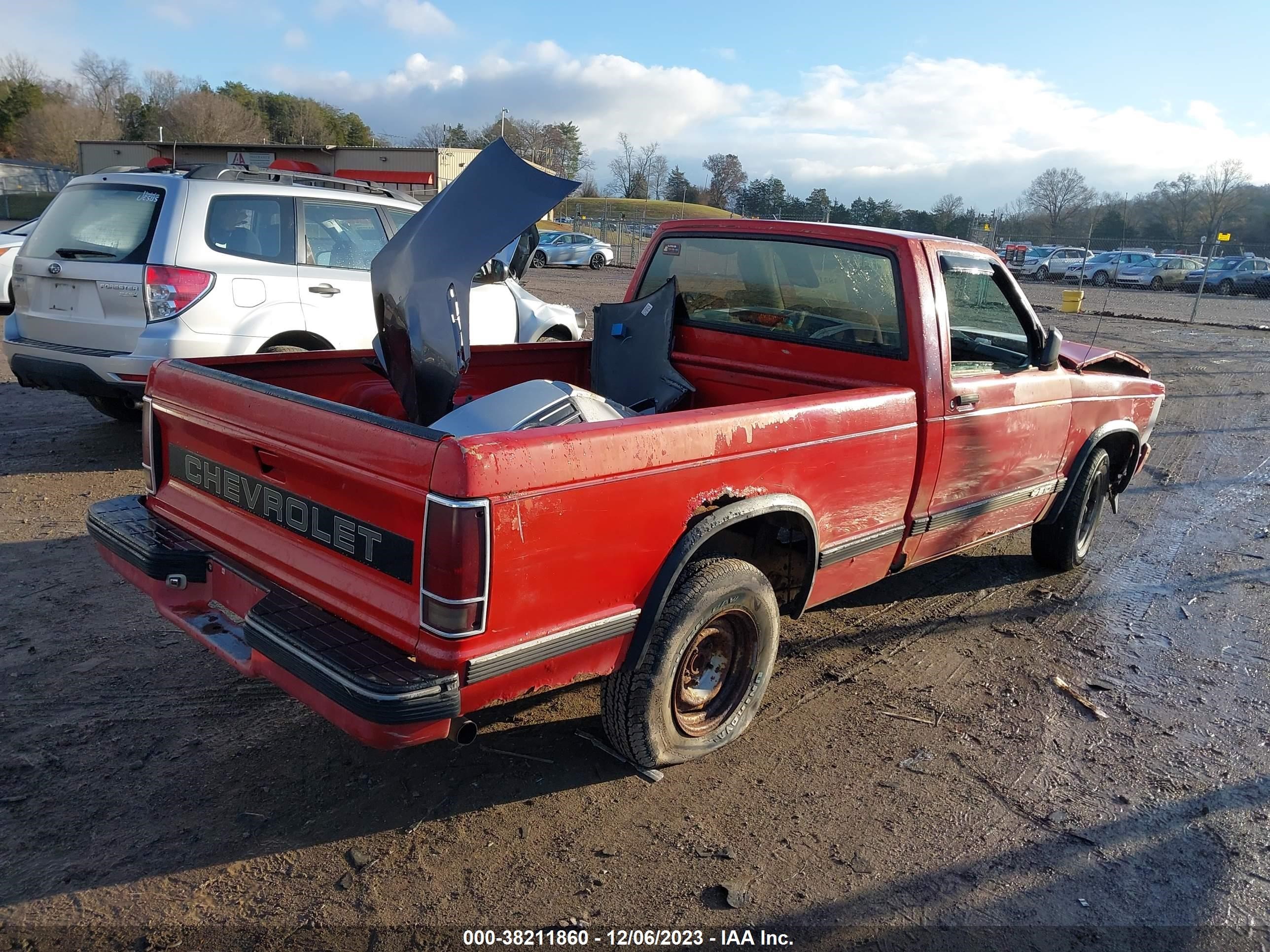 Photo 3 VIN: 1GCCS14R5P0185596 - CHEVROLET S-10 PICKUP 