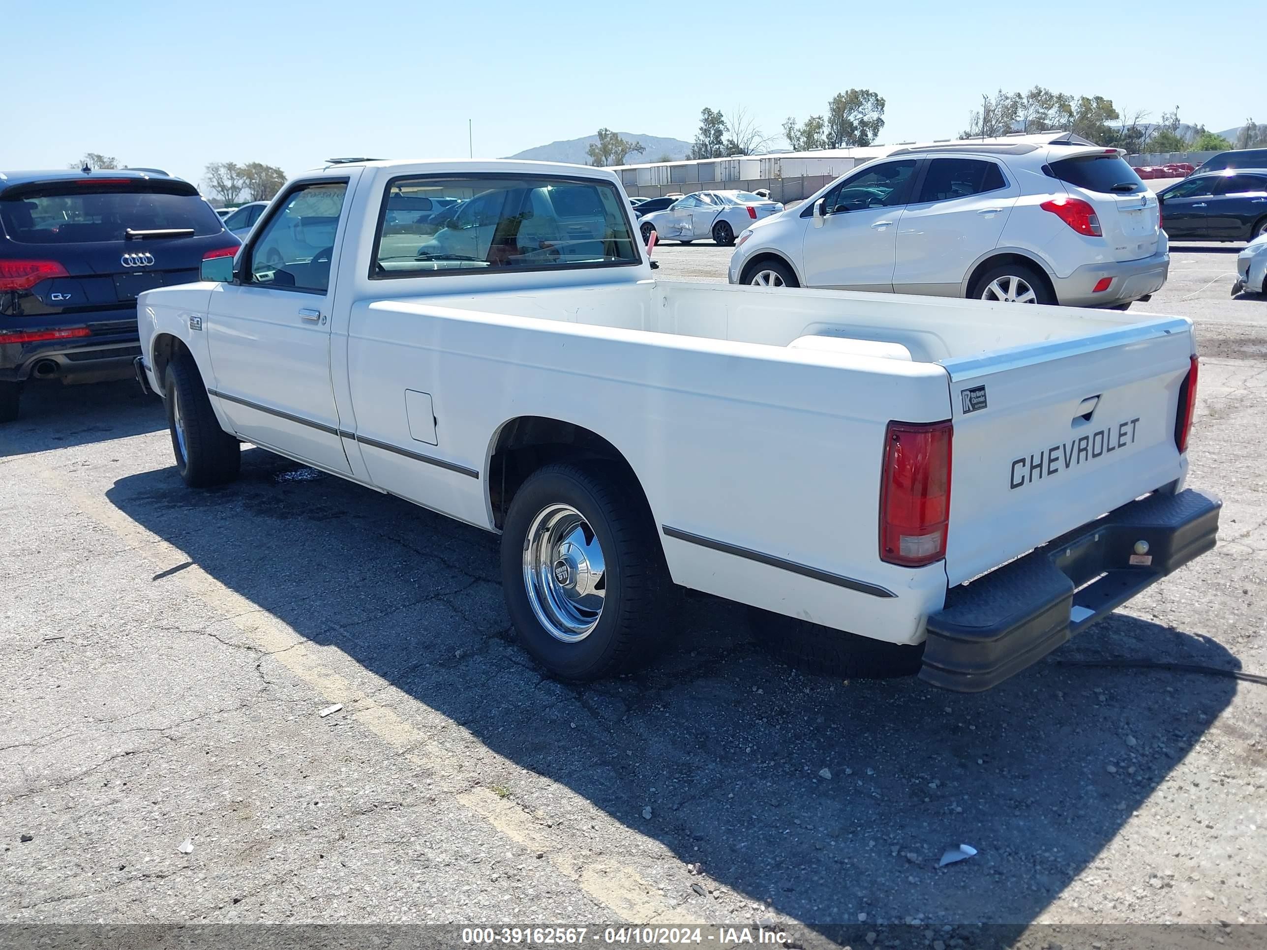 Photo 2 VIN: 1GCCS14R6H8198084 - CHEVROLET S-10 PICKUP 